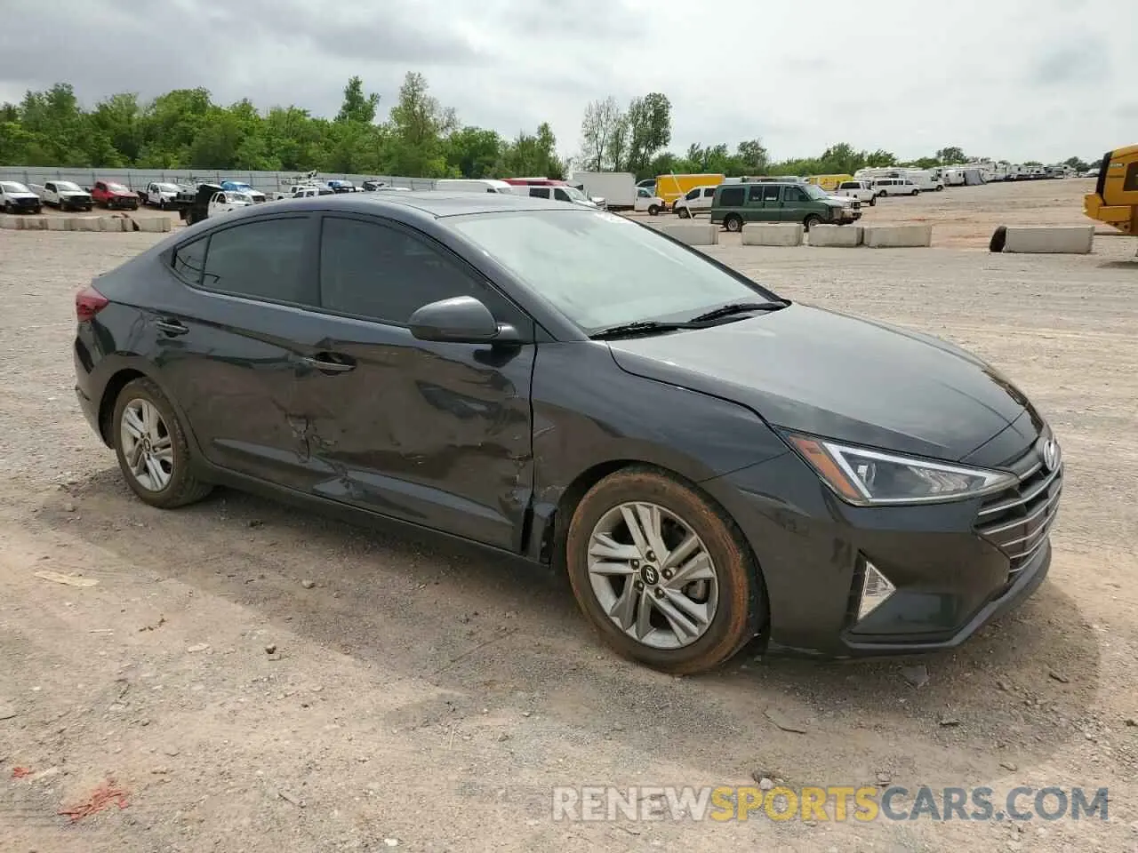 4 Photograph of a damaged car 5NPD84LF3LH584189 HYUNDAI ELANTRA 2020