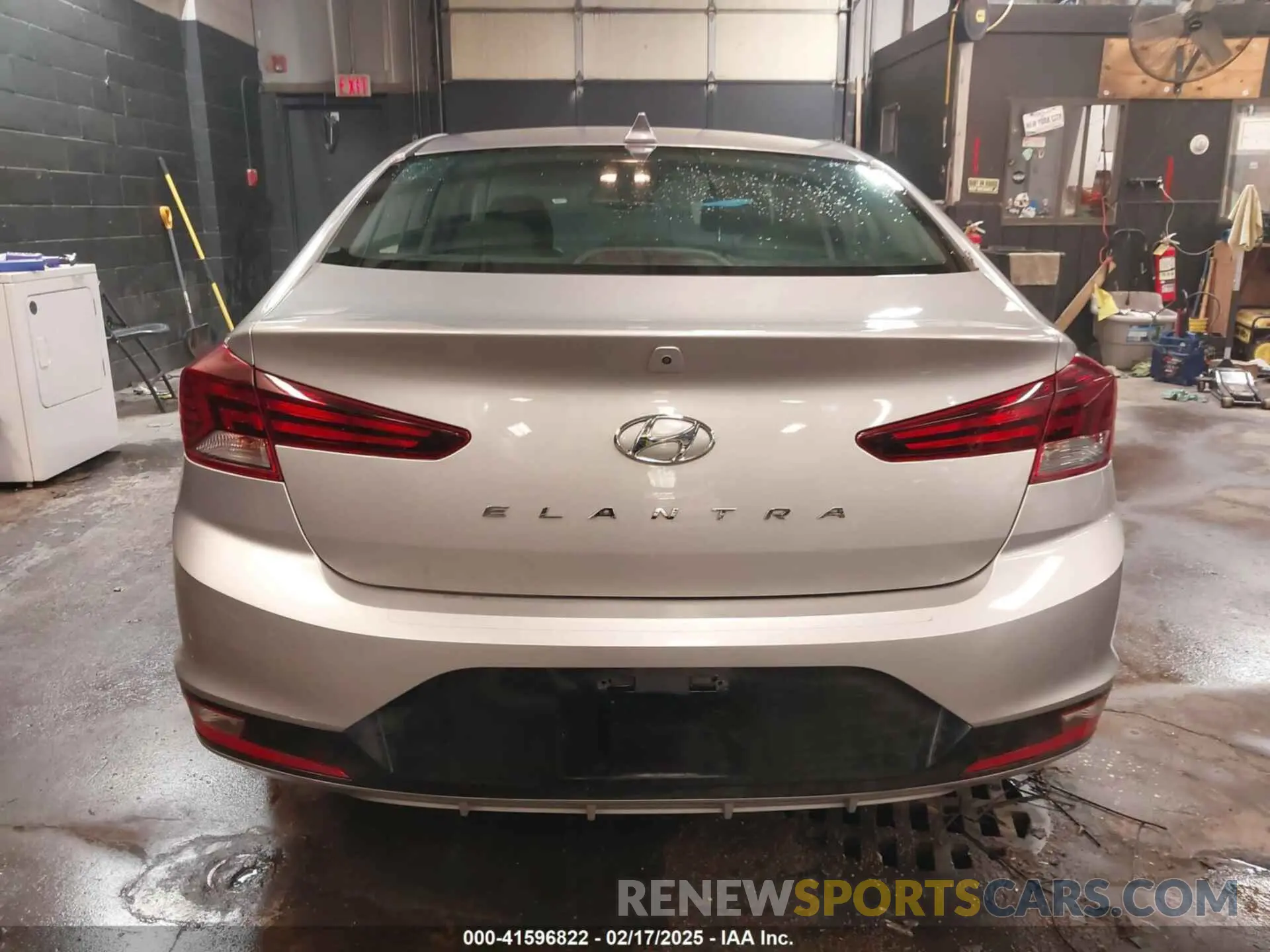 16 Photograph of a damaged car 5NPD84LF3LH600987 HYUNDAI ELANTRA 2020