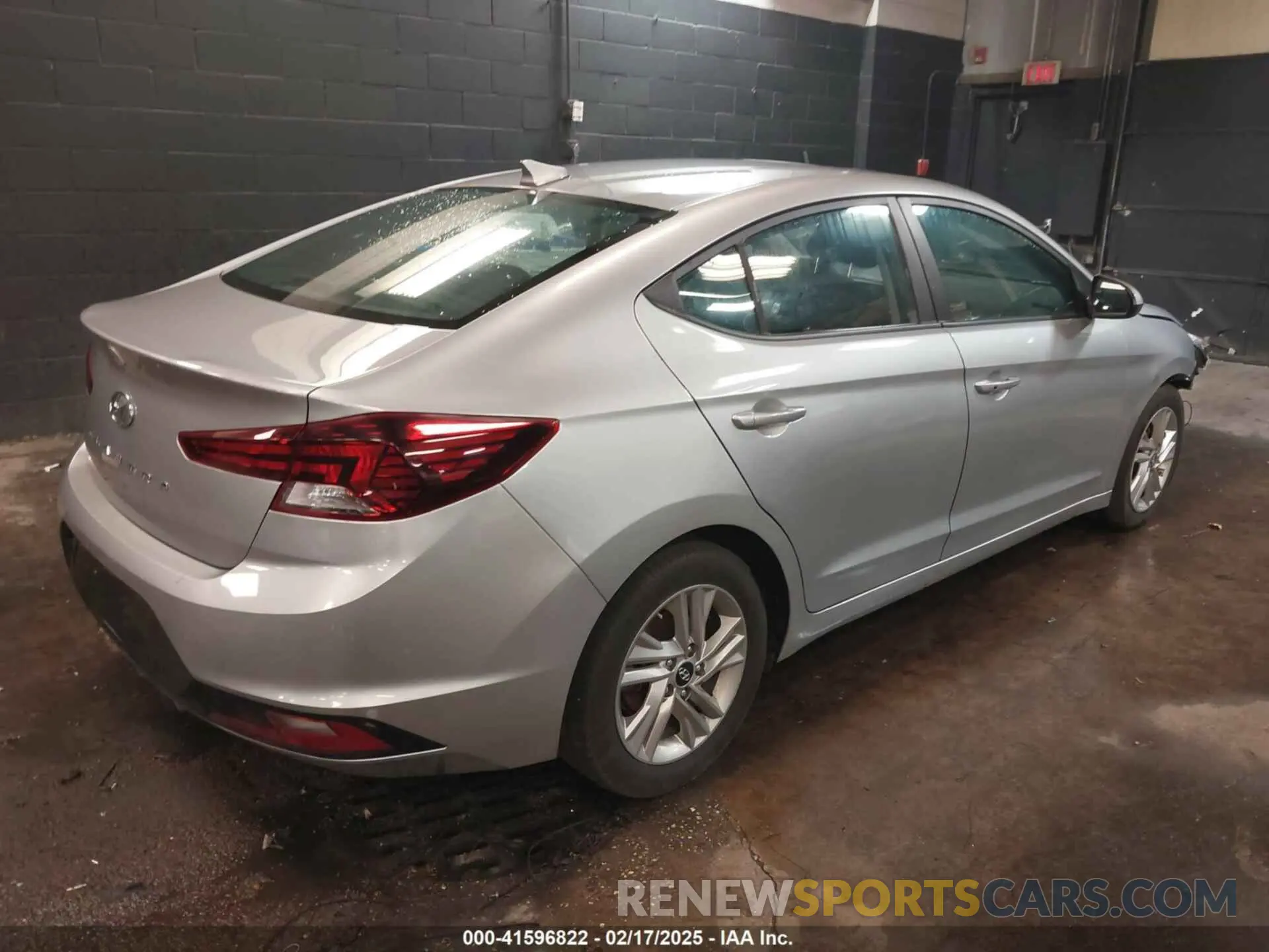 4 Photograph of a damaged car 5NPD84LF3LH600987 HYUNDAI ELANTRA 2020