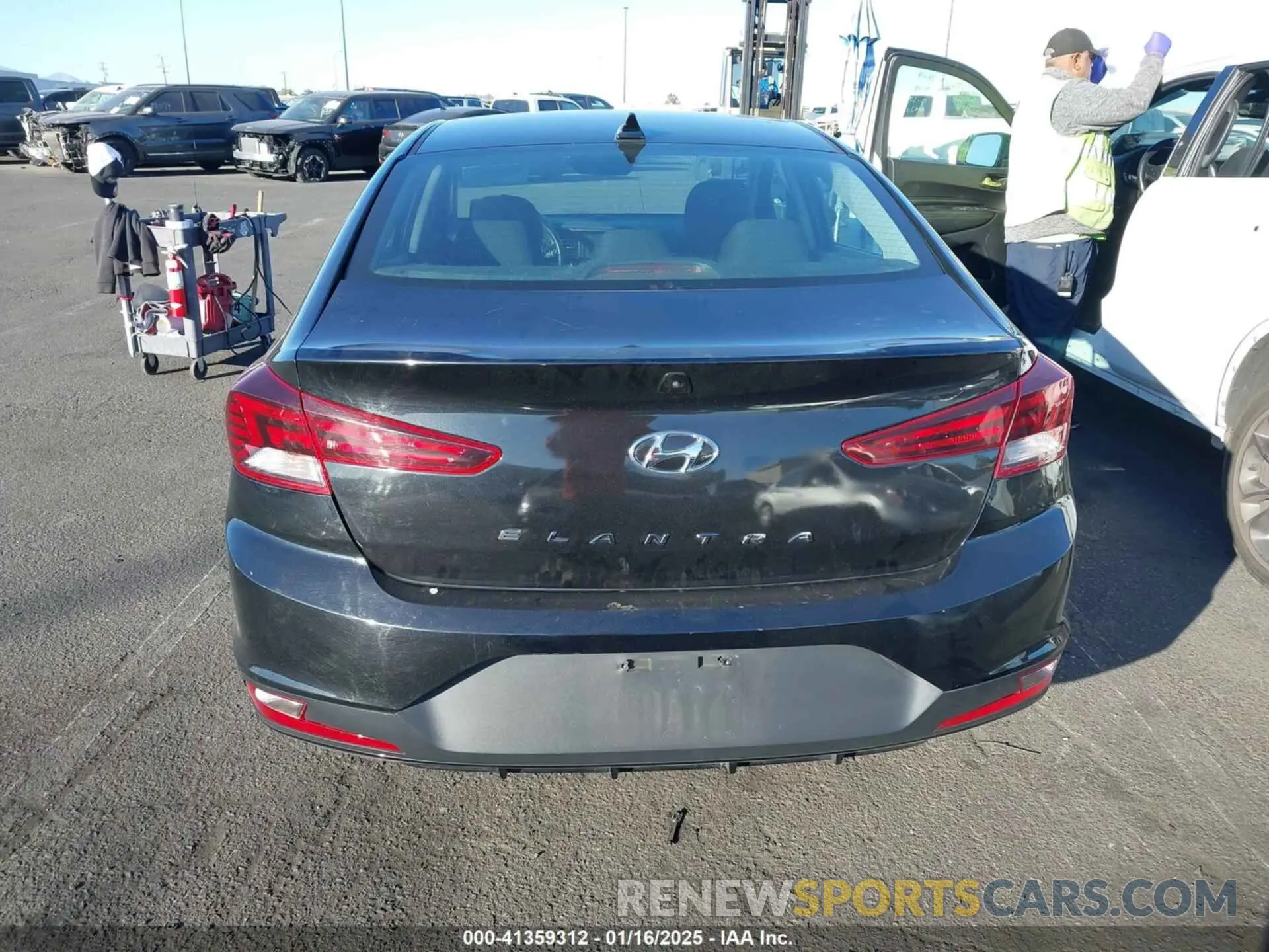 15 Photograph of a damaged car 5NPD84LF3LH606286 HYUNDAI ELANTRA 2020