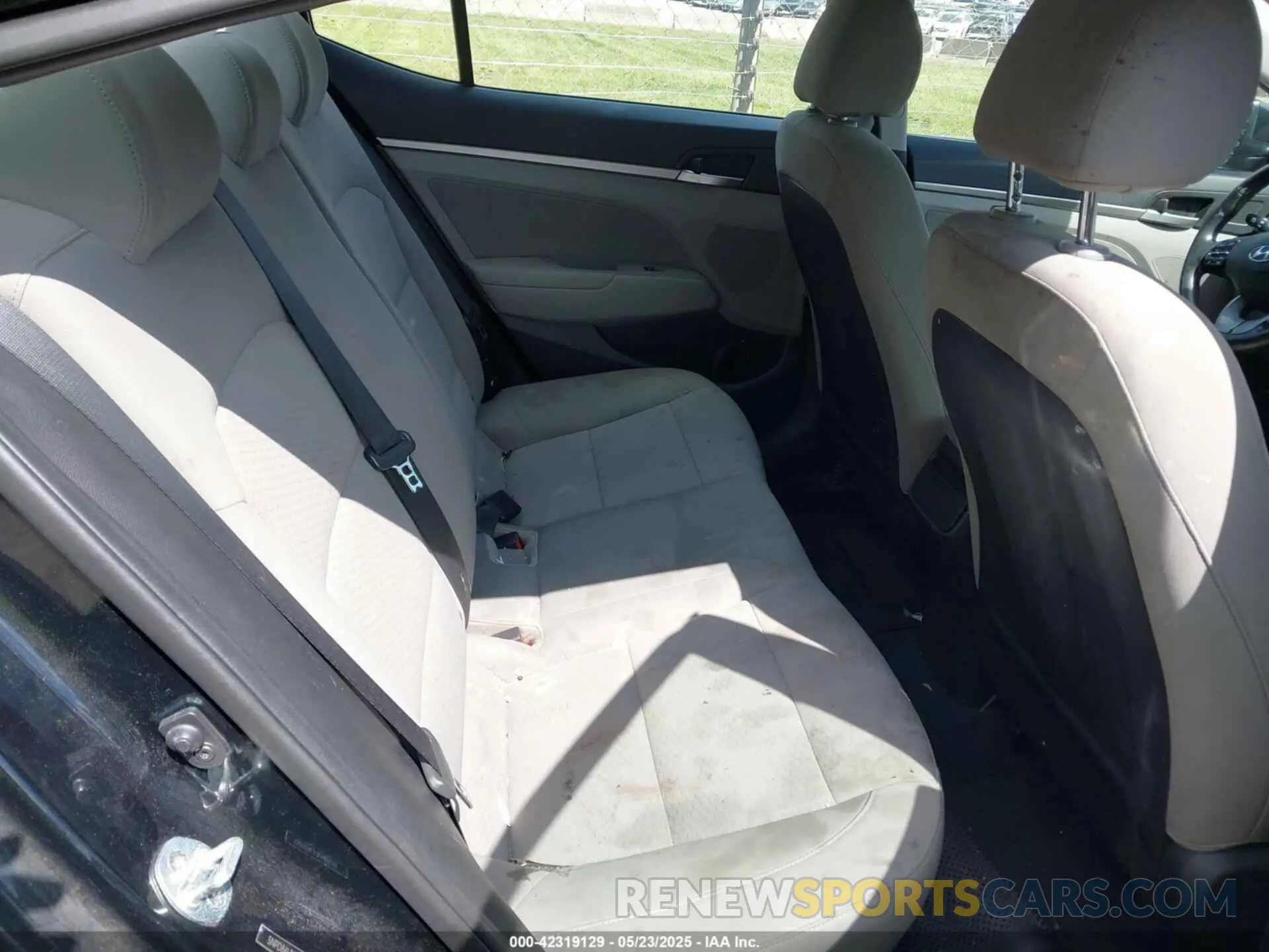 8 Photograph of a damaged car 5NPD84LF3LH625761 HYUNDAI ELANTRA 2020