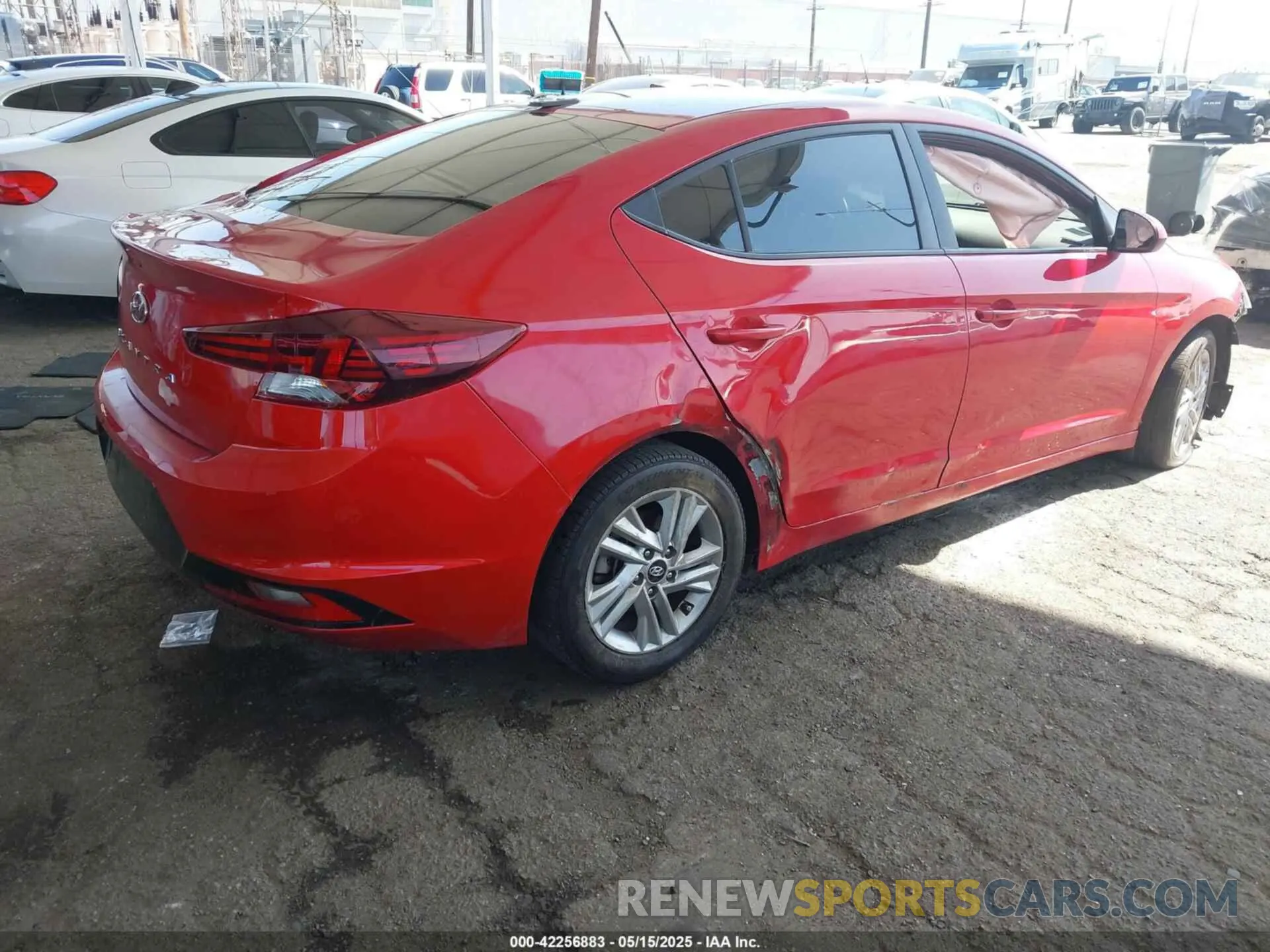 4 Photograph of a damaged car 5NPD84LF3LH631009 HYUNDAI ELANTRA 2020