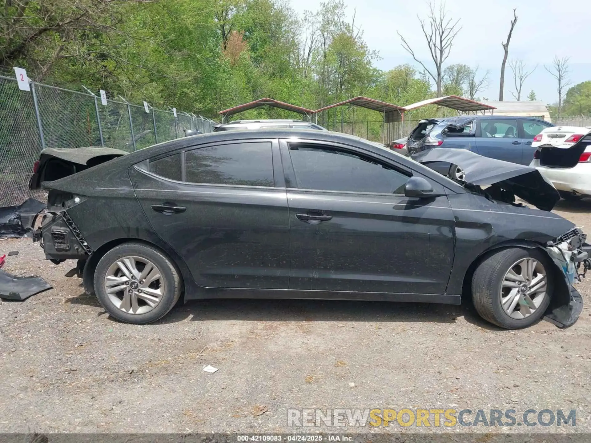 13 Photograph of a damaged car 5NPD84LF4LH500204 HYUNDAI ELANTRA 2020