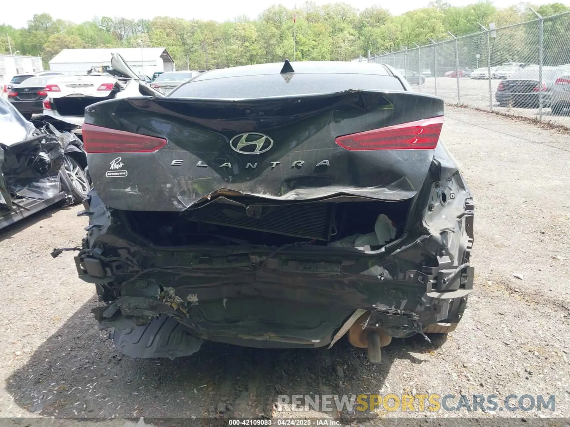 16 Photograph of a damaged car 5NPD84LF4LH500204 HYUNDAI ELANTRA 2020