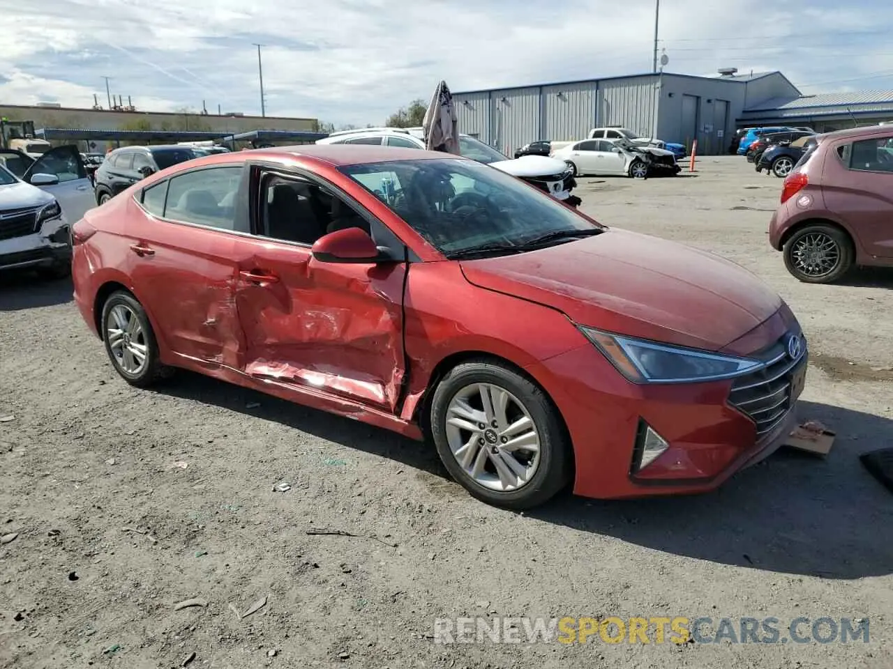 4 Photograph of a damaged car 5NPD84LF4LH515804 HYUNDAI ELANTRA 2020