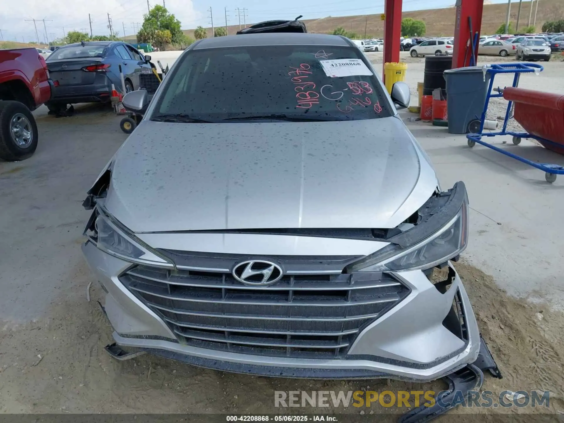 12 Photograph of a damaged car 5NPD84LF4LH521313 HYUNDAI ELANTRA 2020