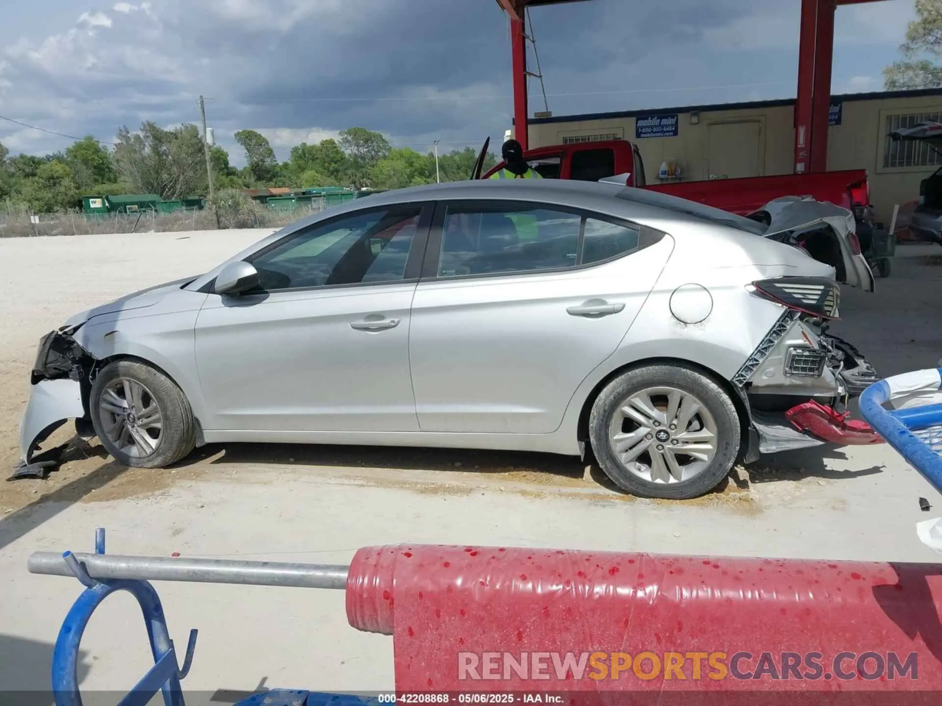 14 Photograph of a damaged car 5NPD84LF4LH521313 HYUNDAI ELANTRA 2020