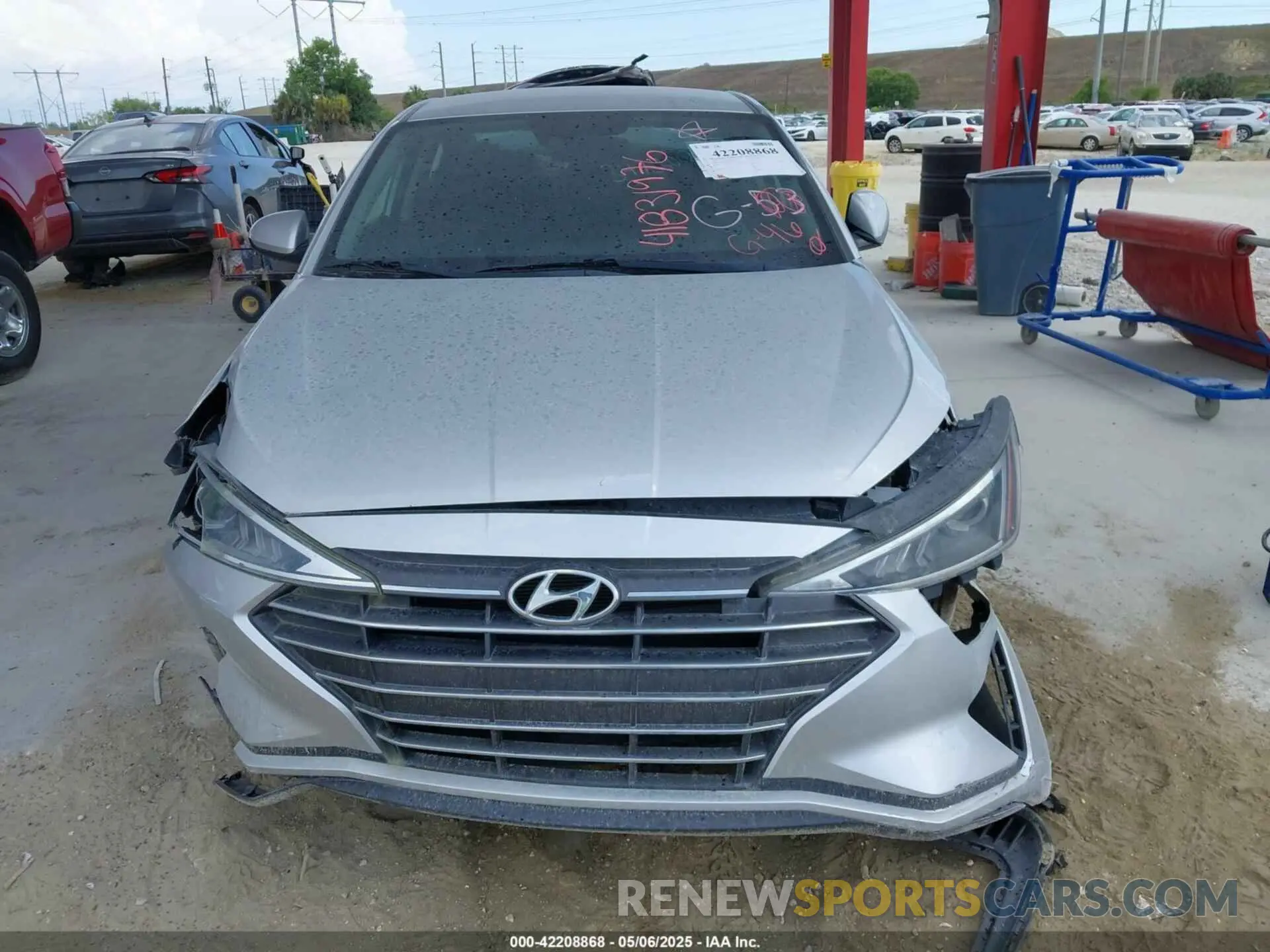 17 Photograph of a damaged car 5NPD84LF4LH521313 HYUNDAI ELANTRA 2020