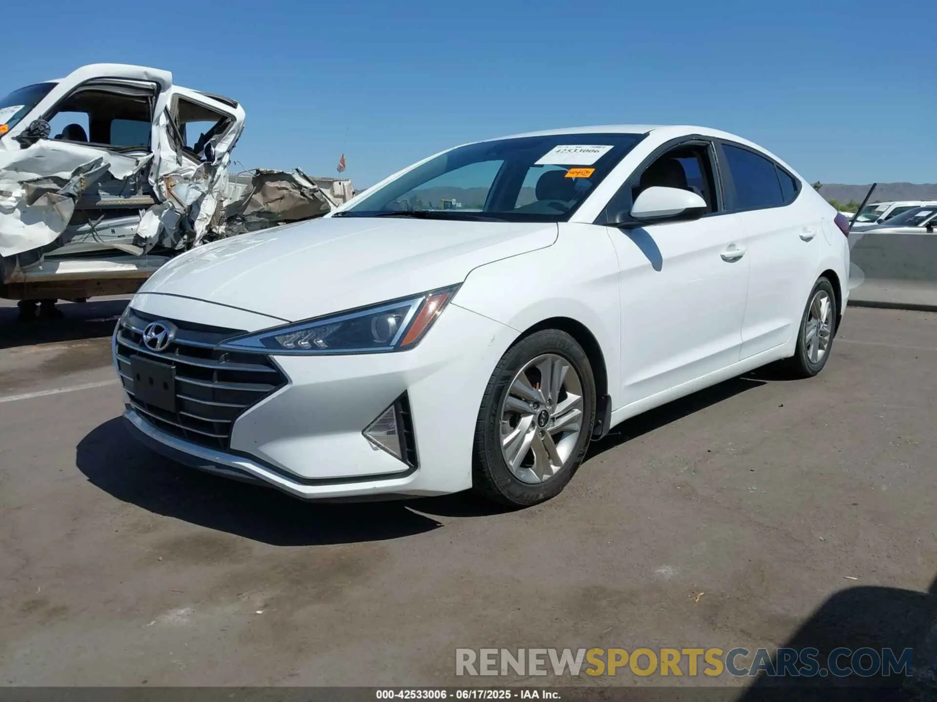 2 Photograph of a damaged car 5NPD84LF4LH523594 HYUNDAI ELANTRA 2020
