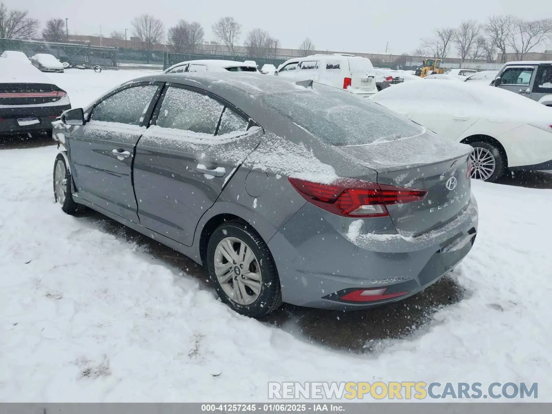 3 Photograph of a damaged car 5NPD84LF4LH525877 HYUNDAI ELANTRA 2020