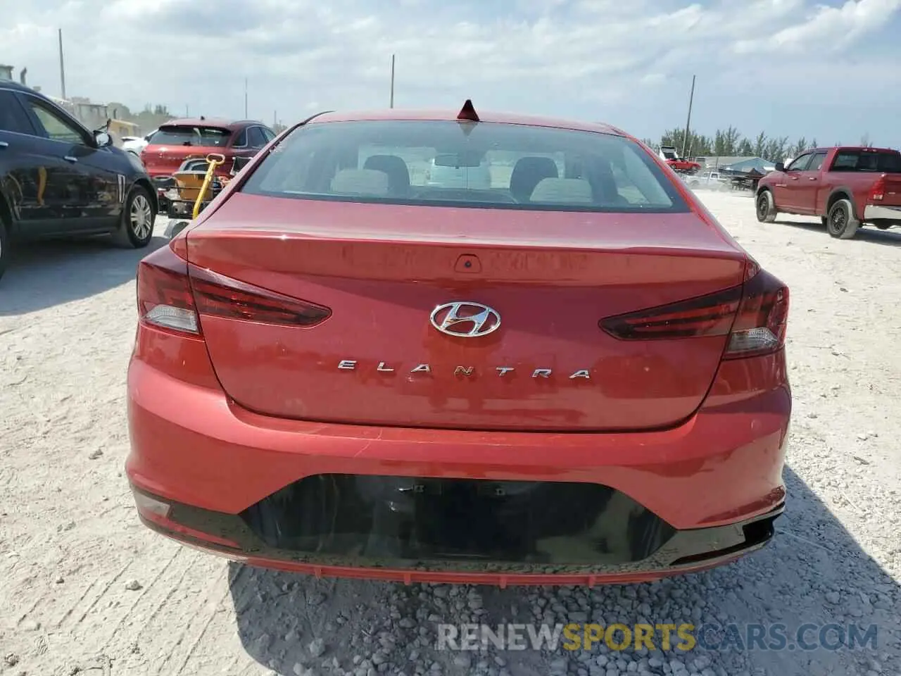 6 Photograph of a damaged car 5NPD84LF4LH533655 HYUNDAI ELANTRA 2020