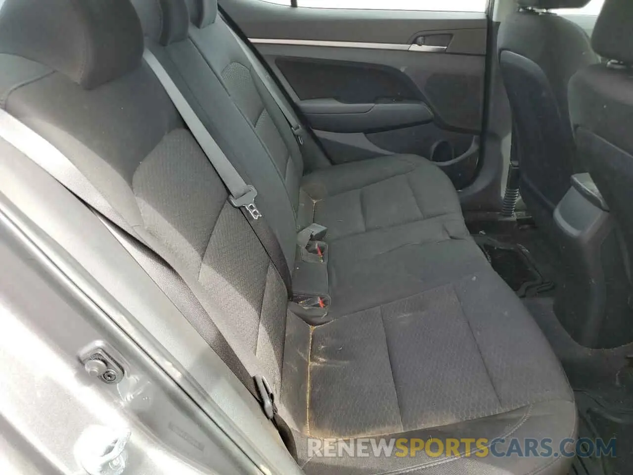 10 Photograph of a damaged car 5NPD84LF4LH539942 HYUNDAI ELANTRA 2020