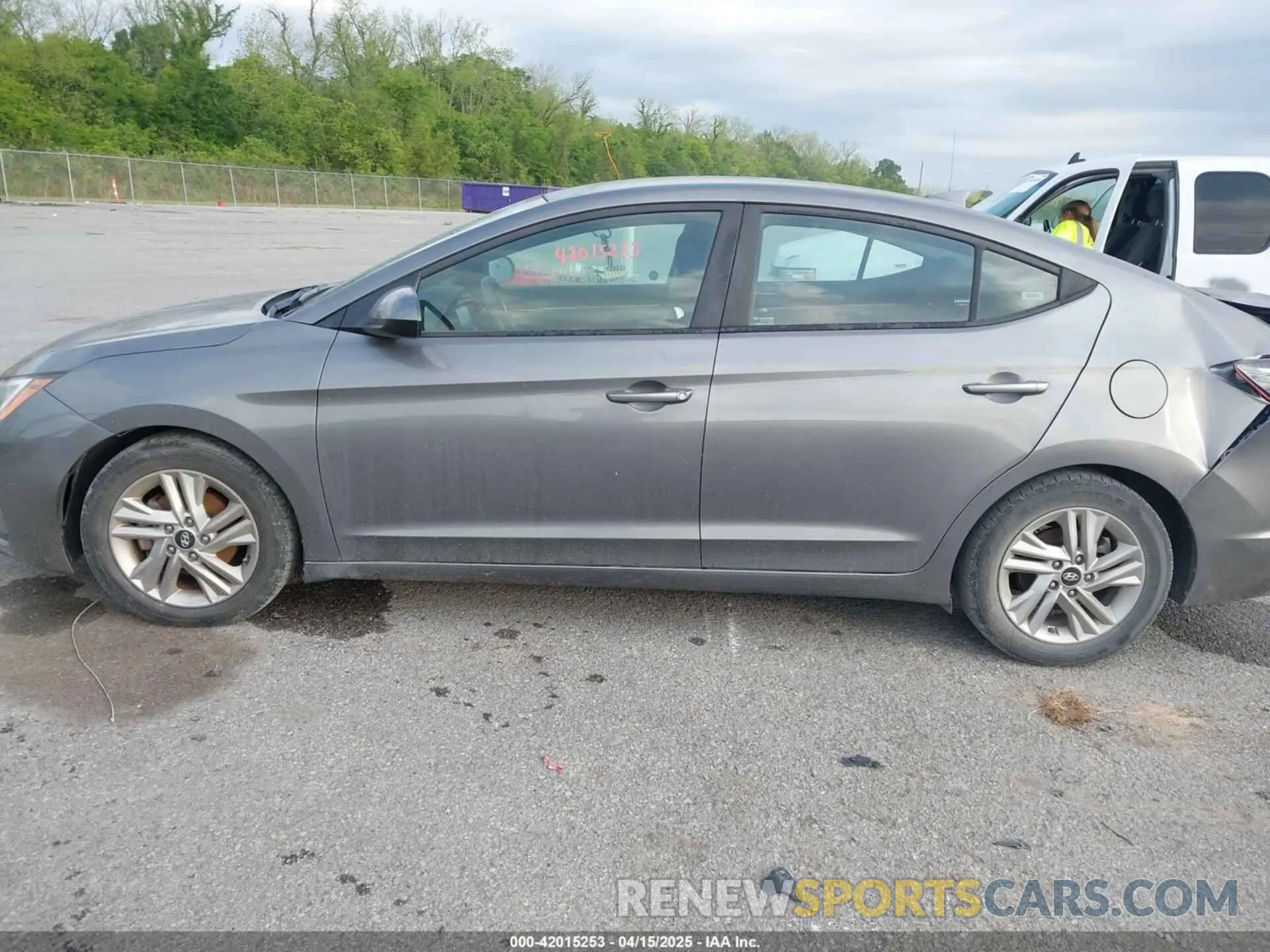 14 Photograph of a damaged car 5NPD84LF4LH540685 HYUNDAI ELANTRA 2020