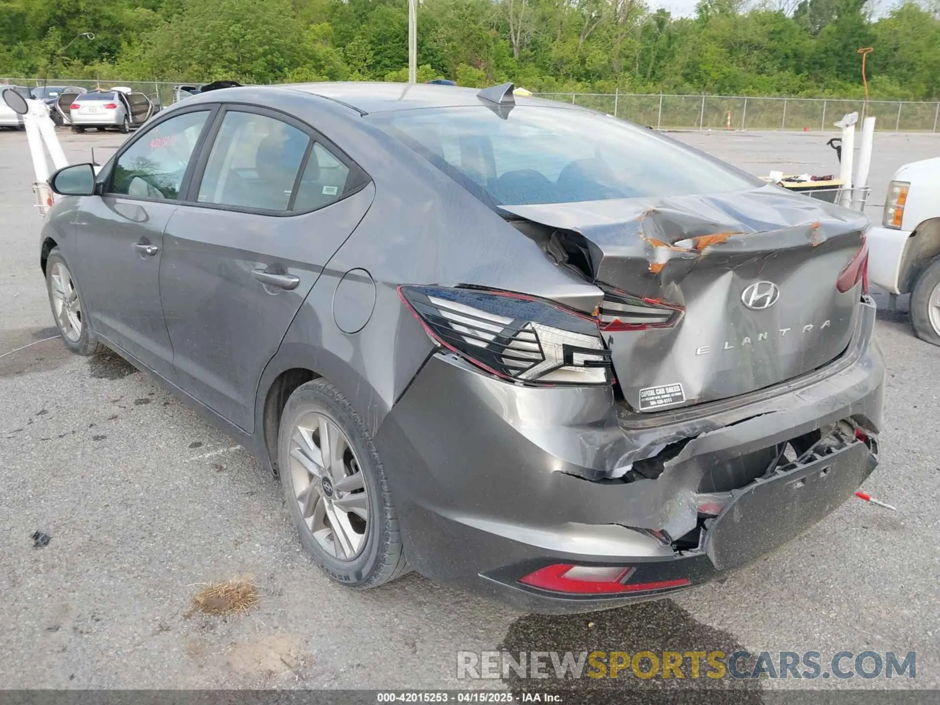 3 Photograph of a damaged car 5NPD84LF4LH540685 HYUNDAI ELANTRA 2020