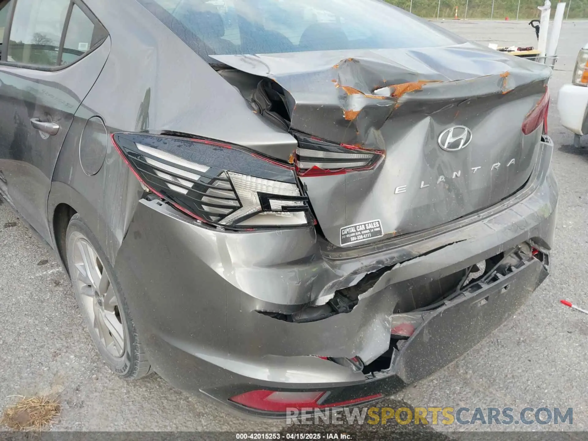 6 Photograph of a damaged car 5NPD84LF4LH540685 HYUNDAI ELANTRA 2020