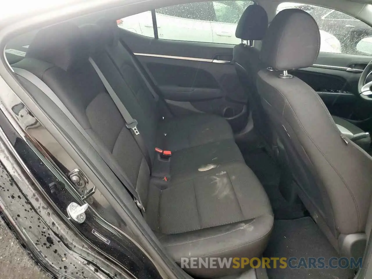 13 Photograph of a damaged car 5NPD84LF4LH560953 HYUNDAI ELANTRA 2020