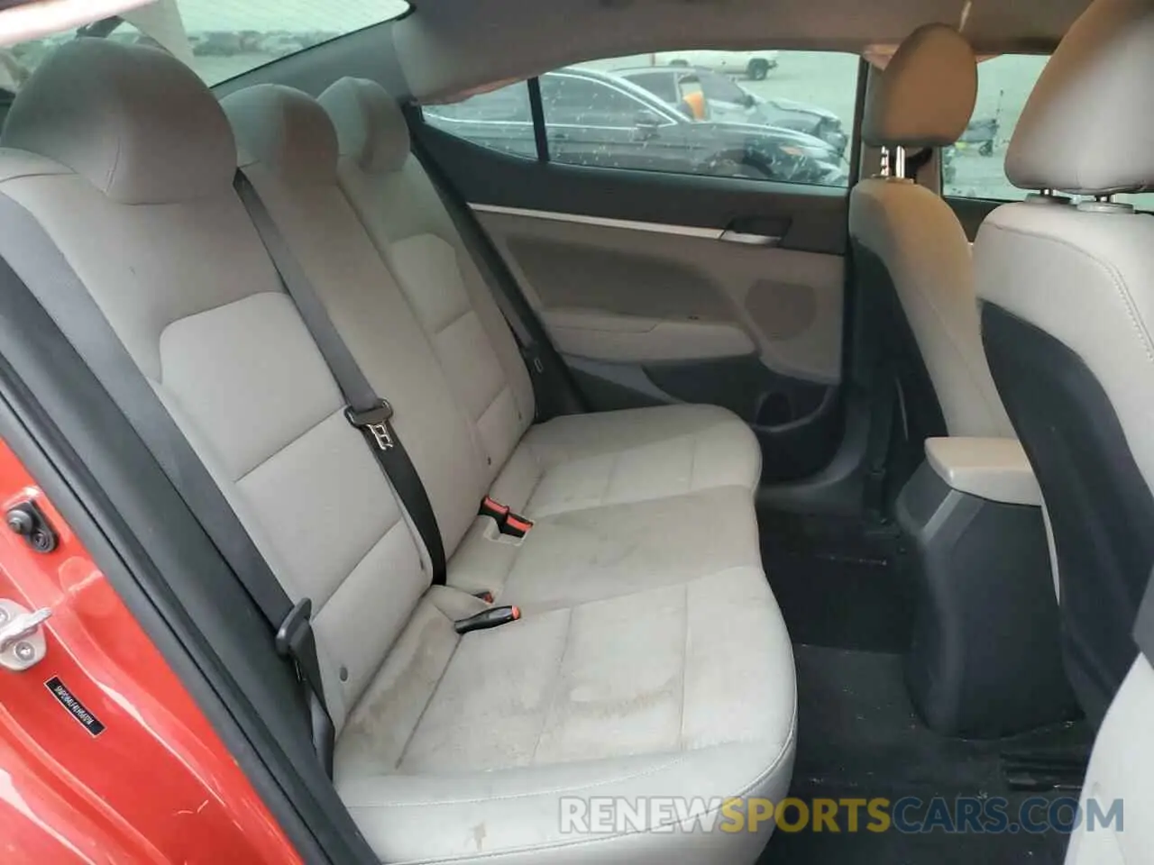 10 Photograph of a damaged car 5NPD84LF4LH561214 HYUNDAI ELANTRA 2020