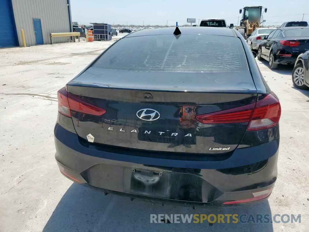 6 Photograph of a damaged car 5NPD84LF4LH562010 HYUNDAI ELANTRA 2020
