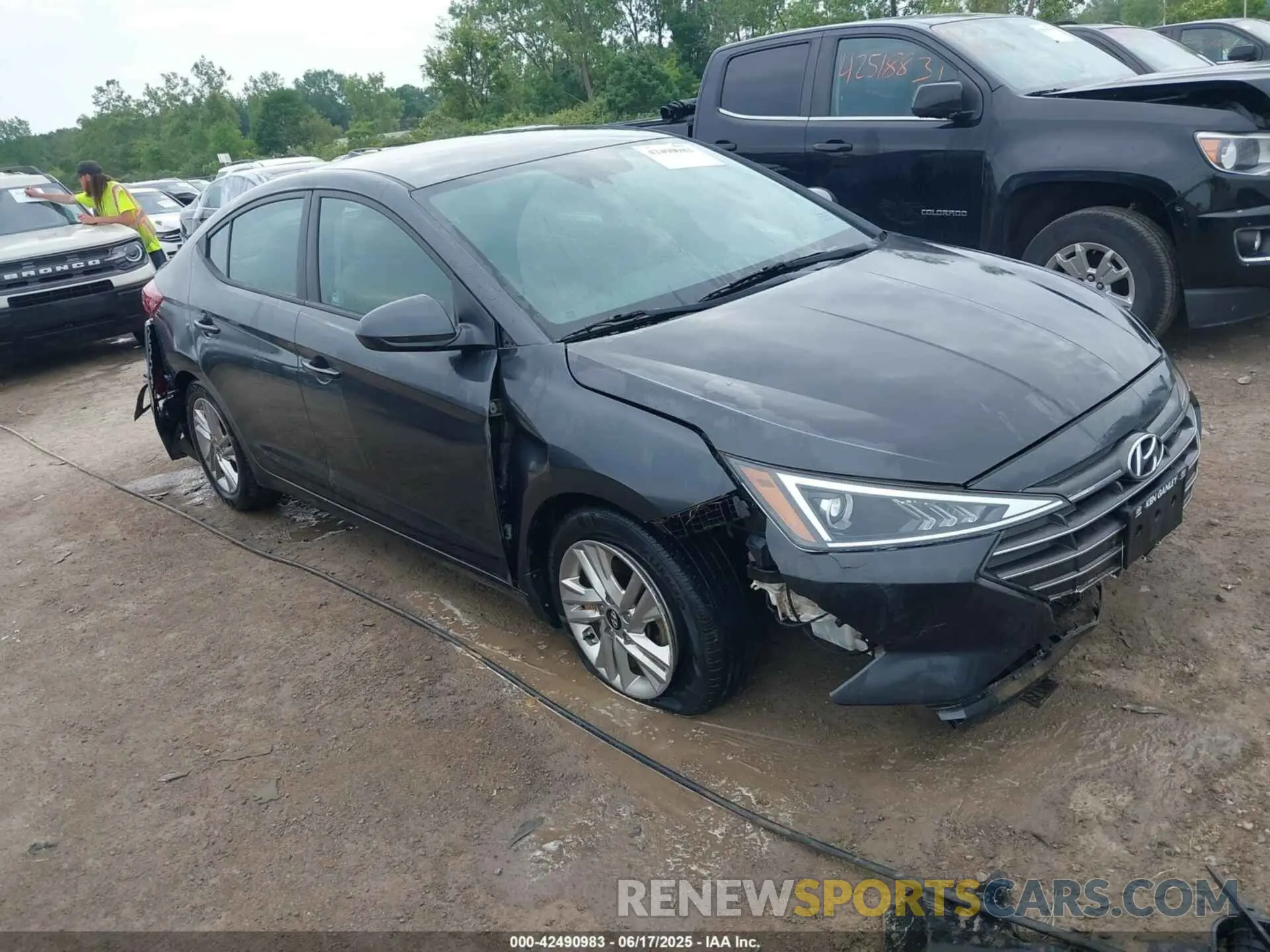 1 Photograph of a damaged car 5NPD84LF4LH564792 HYUNDAI ELANTRA 2020