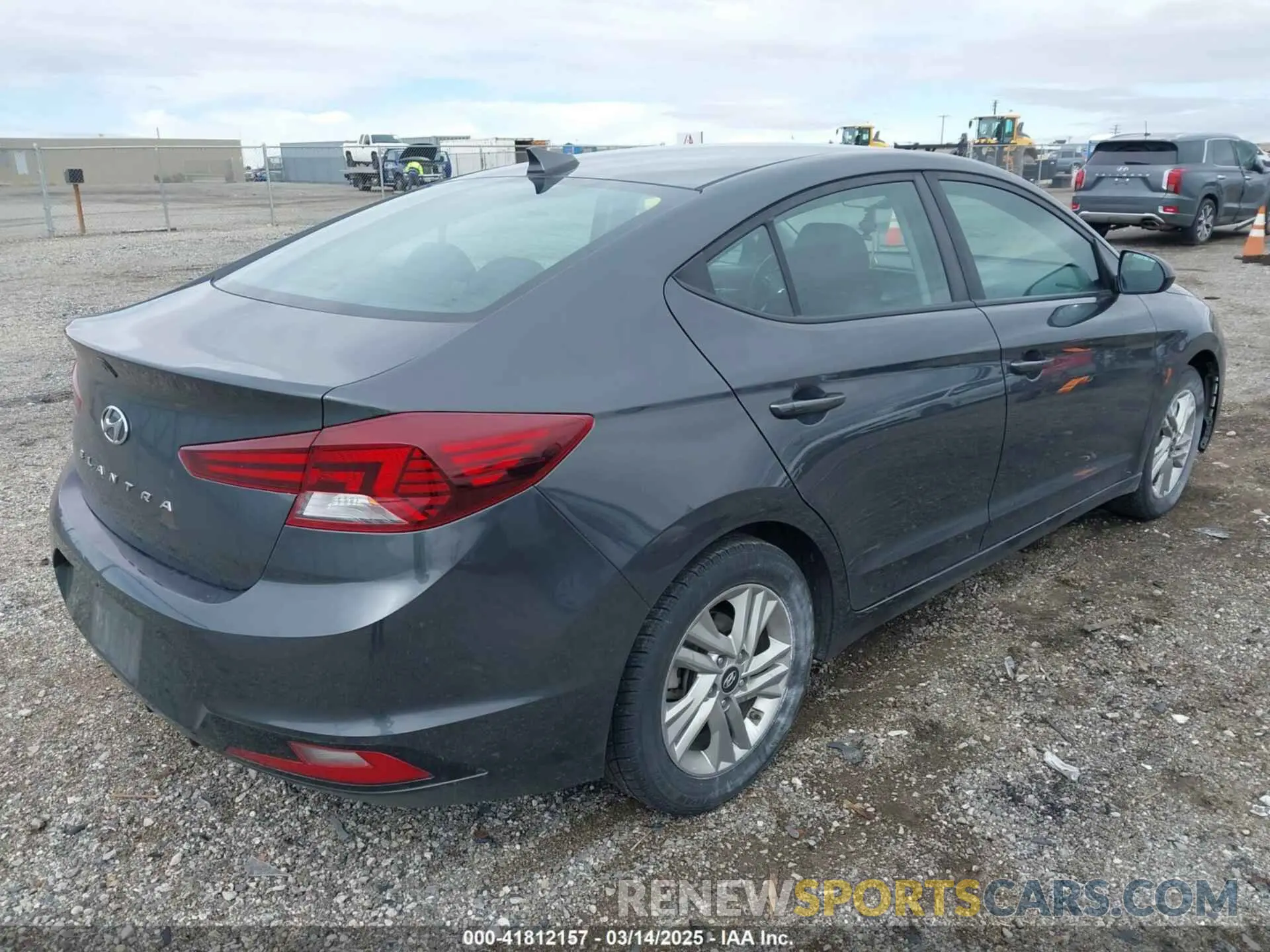 4 Photograph of a damaged car 5NPD84LF4LH571516 HYUNDAI ELANTRA 2020