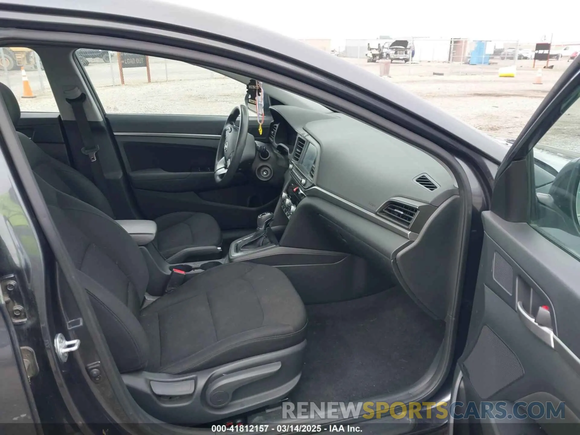 5 Photograph of a damaged car 5NPD84LF4LH571516 HYUNDAI ELANTRA 2020