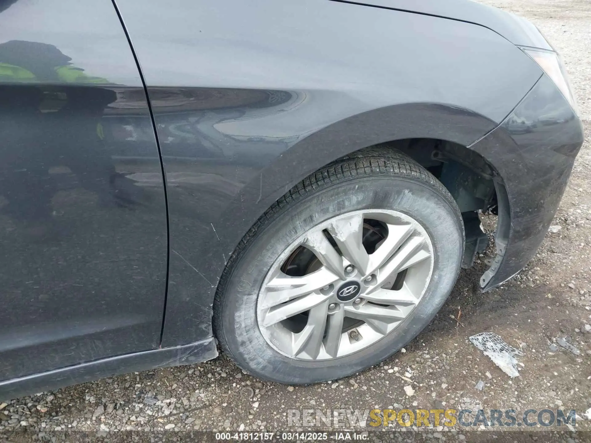 6 Photograph of a damaged car 5NPD84LF4LH571516 HYUNDAI ELANTRA 2020