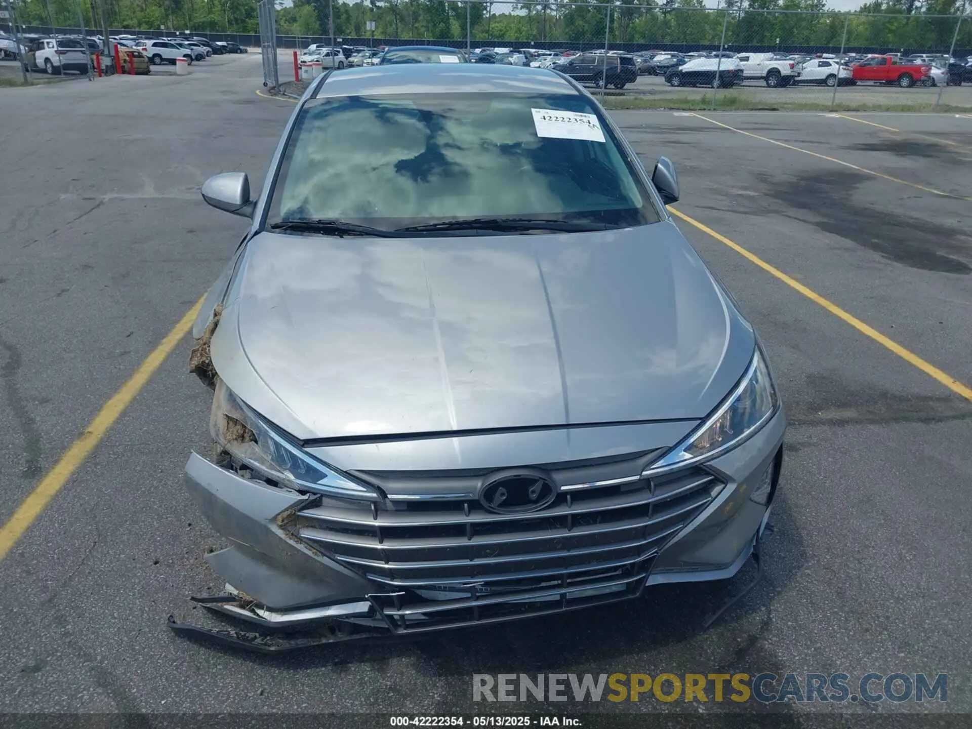 12 Photograph of a damaged car 5NPD84LF4LH584511 HYUNDAI ELANTRA 2020