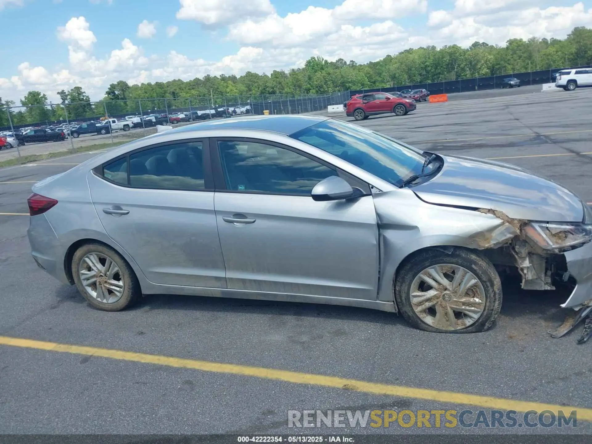 13 Photograph of a damaged car 5NPD84LF4LH584511 HYUNDAI ELANTRA 2020