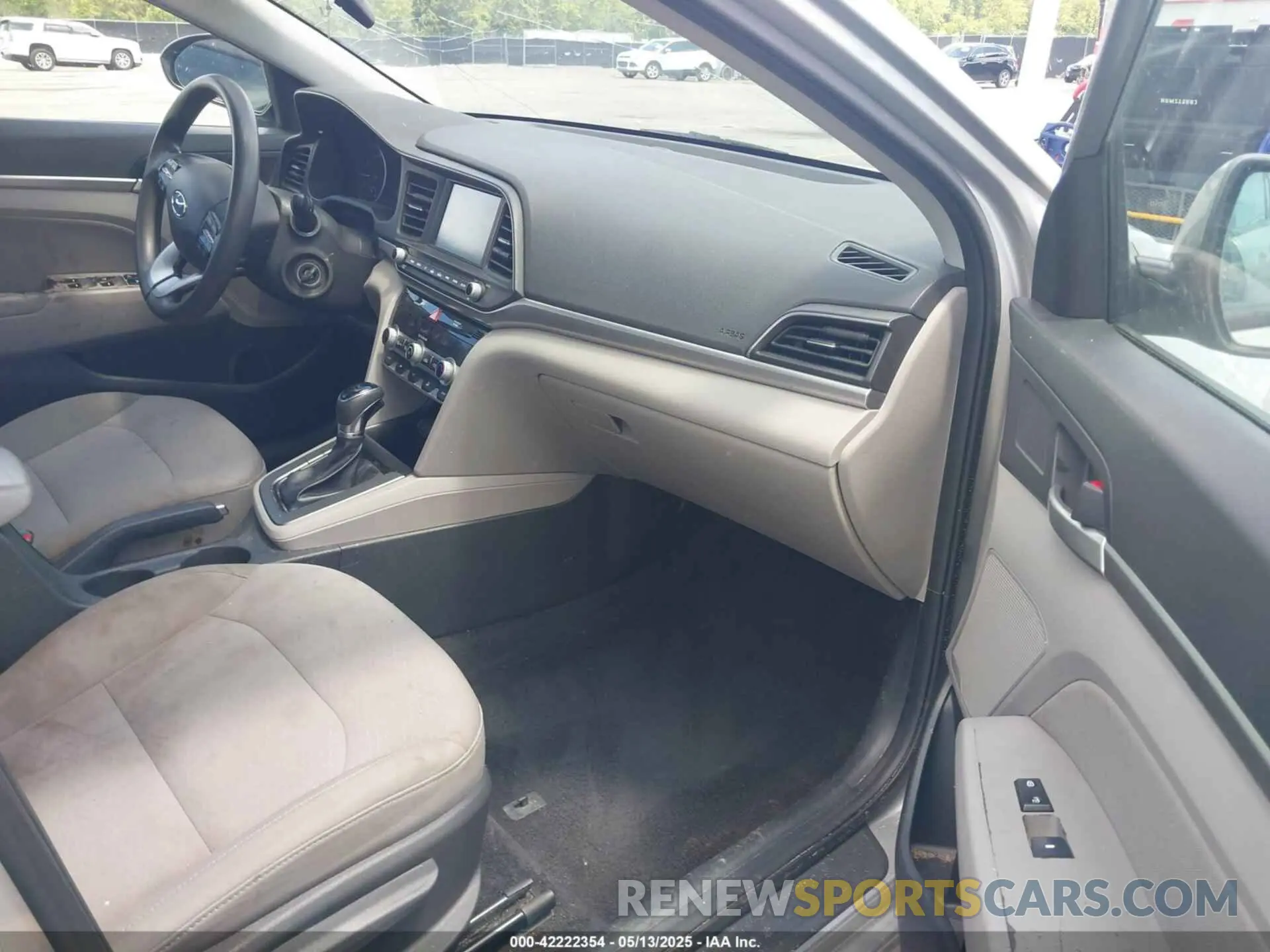 5 Photograph of a damaged car 5NPD84LF4LH584511 HYUNDAI ELANTRA 2020