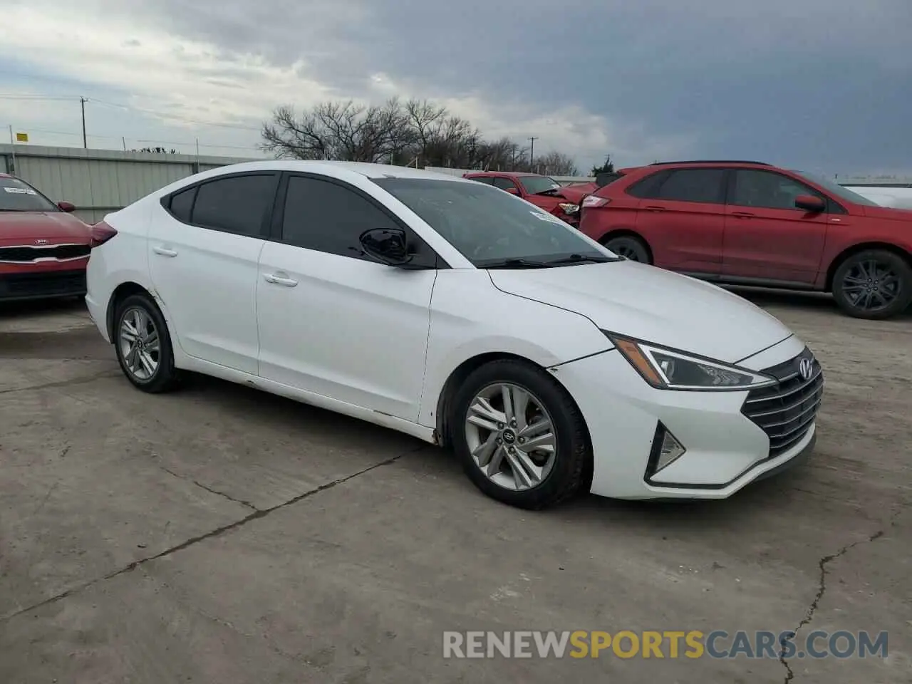 4 Photograph of a damaged car 5NPD84LF4LH592754 HYUNDAI ELANTRA 2020