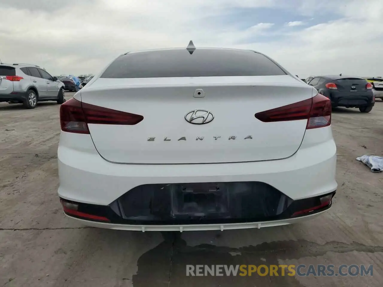 6 Photograph of a damaged car 5NPD84LF4LH592754 HYUNDAI ELANTRA 2020