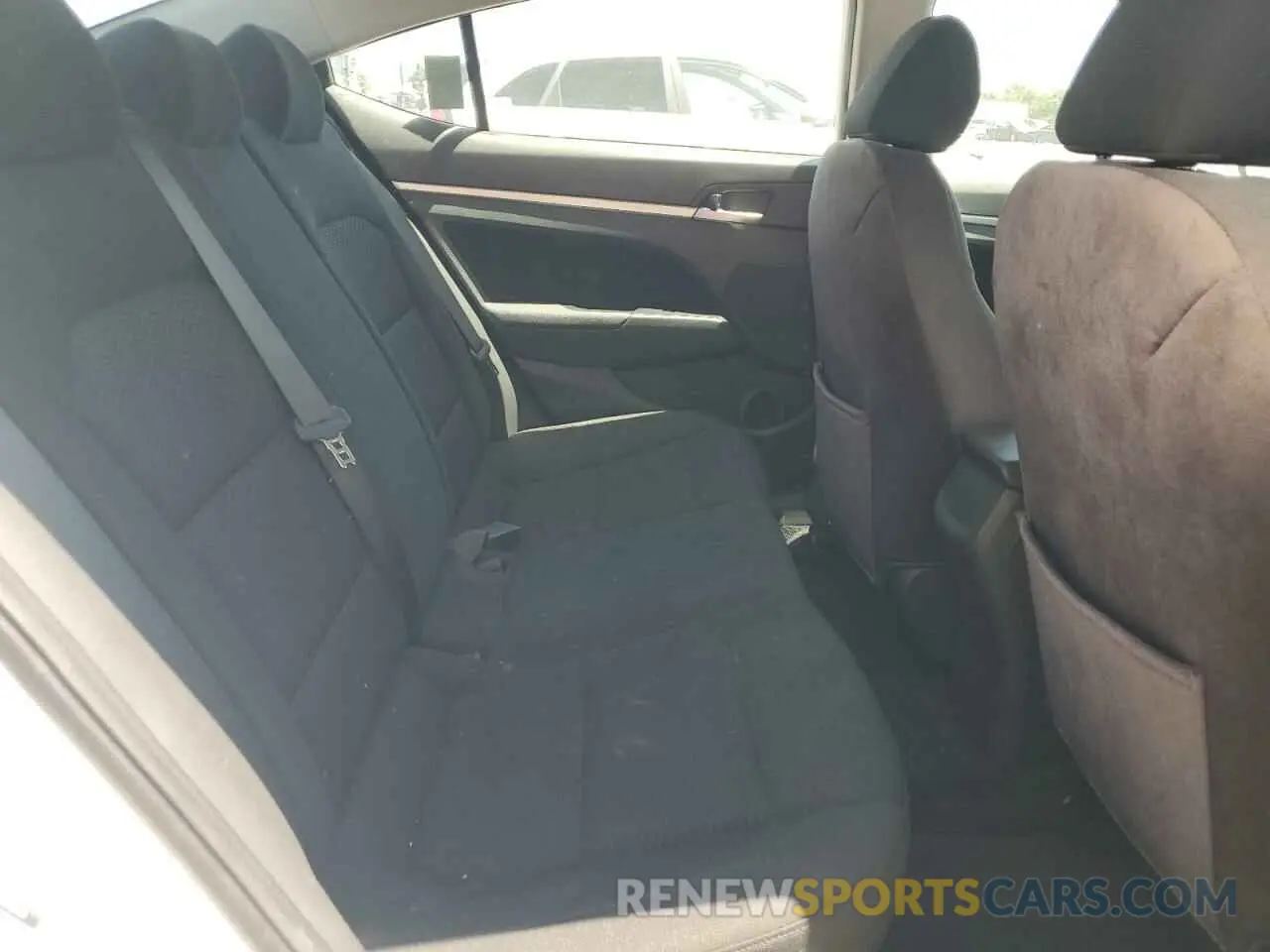 10 Photograph of a damaged car 5NPD84LF4LH596786 HYUNDAI ELANTRA 2020