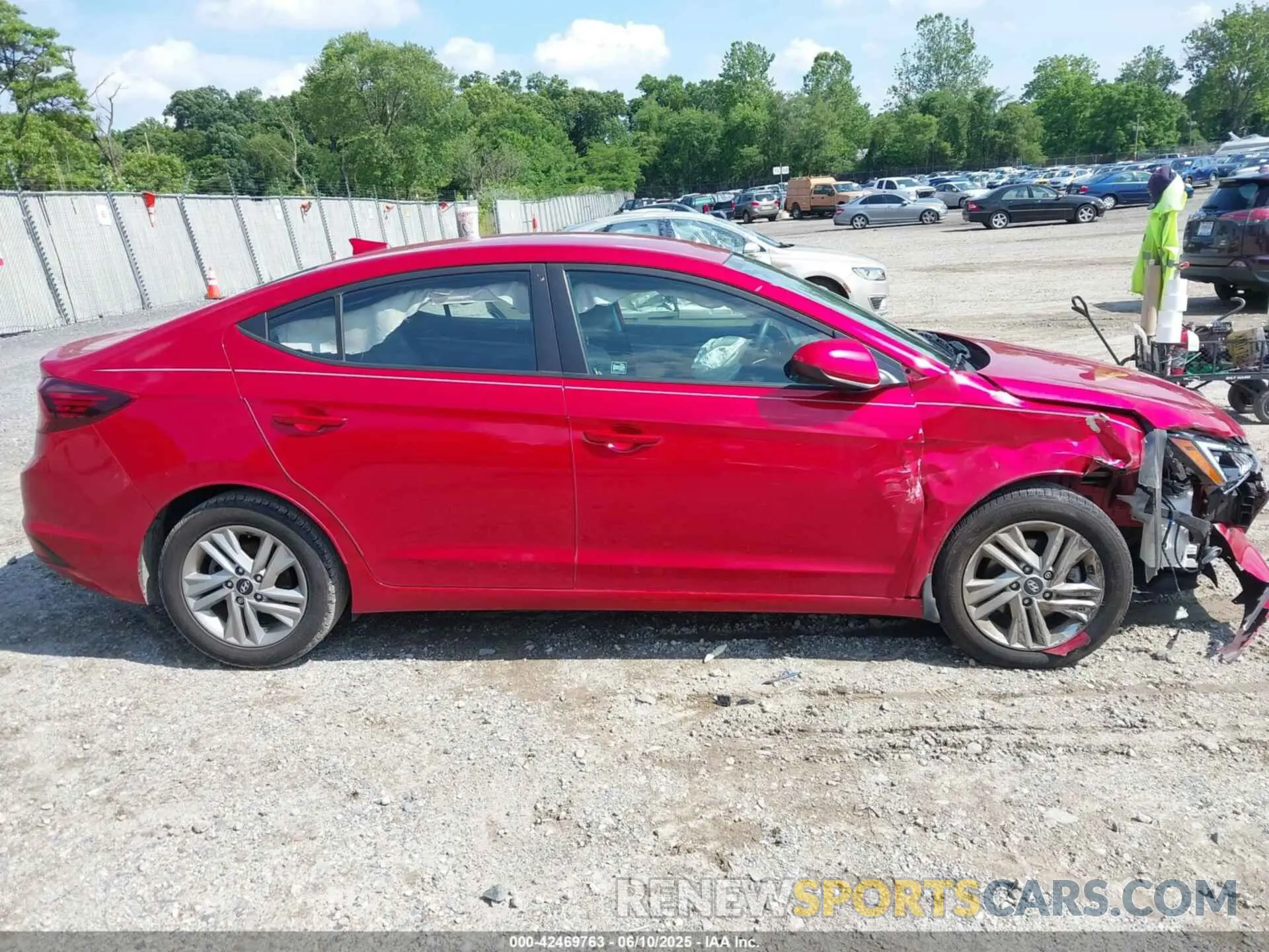 13 Photograph of a damaged car 5NPD84LF4LH598506 HYUNDAI ELANTRA 2020
