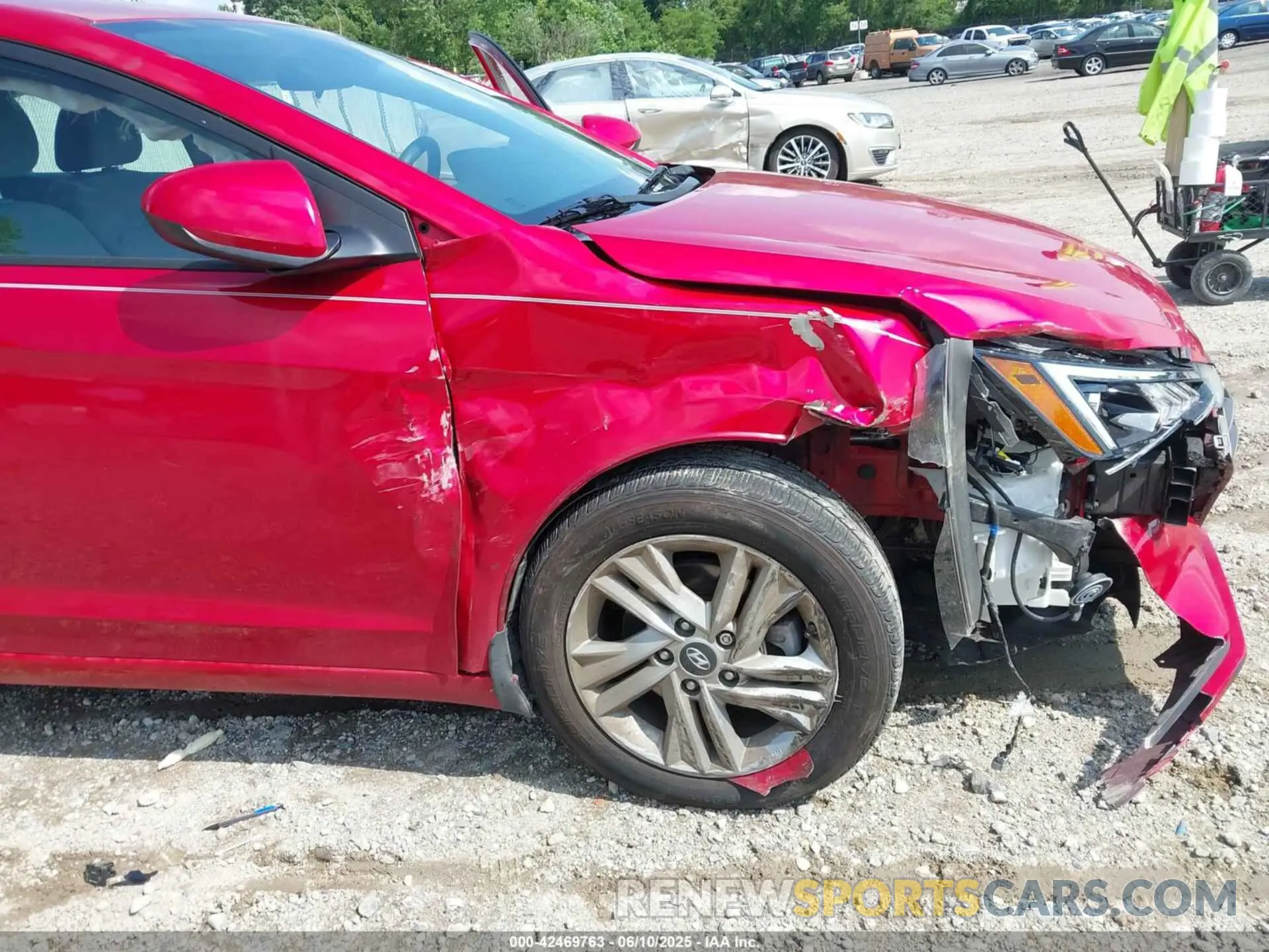 6 Photograph of a damaged car 5NPD84LF4LH598506 HYUNDAI ELANTRA 2020