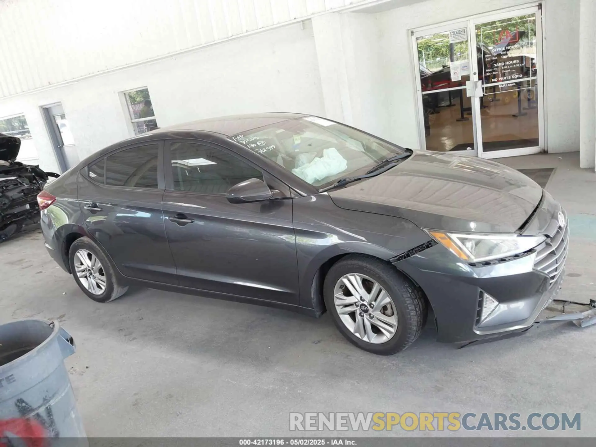 12 Photograph of a damaged car 5NPD84LF4LH598666 HYUNDAI ELANTRA 2020