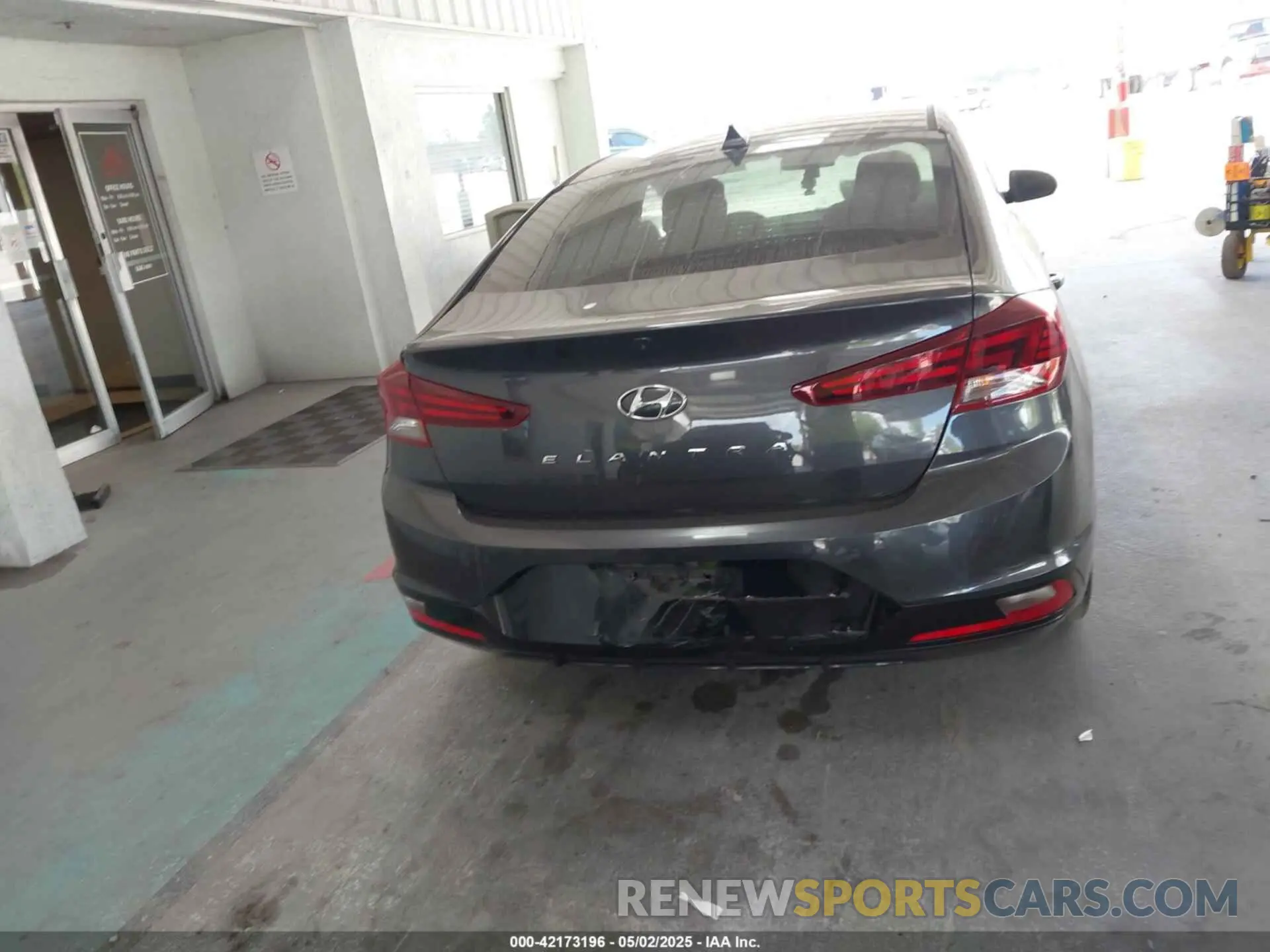 15 Photograph of a damaged car 5NPD84LF4LH598666 HYUNDAI ELANTRA 2020