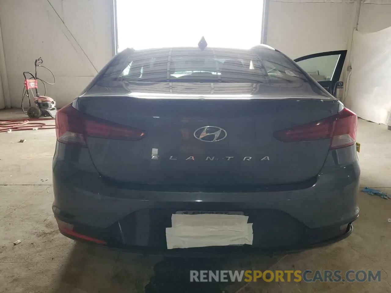 6 Photograph of a damaged car 5NPD84LF4LH606314 HYUNDAI ELANTRA 2020