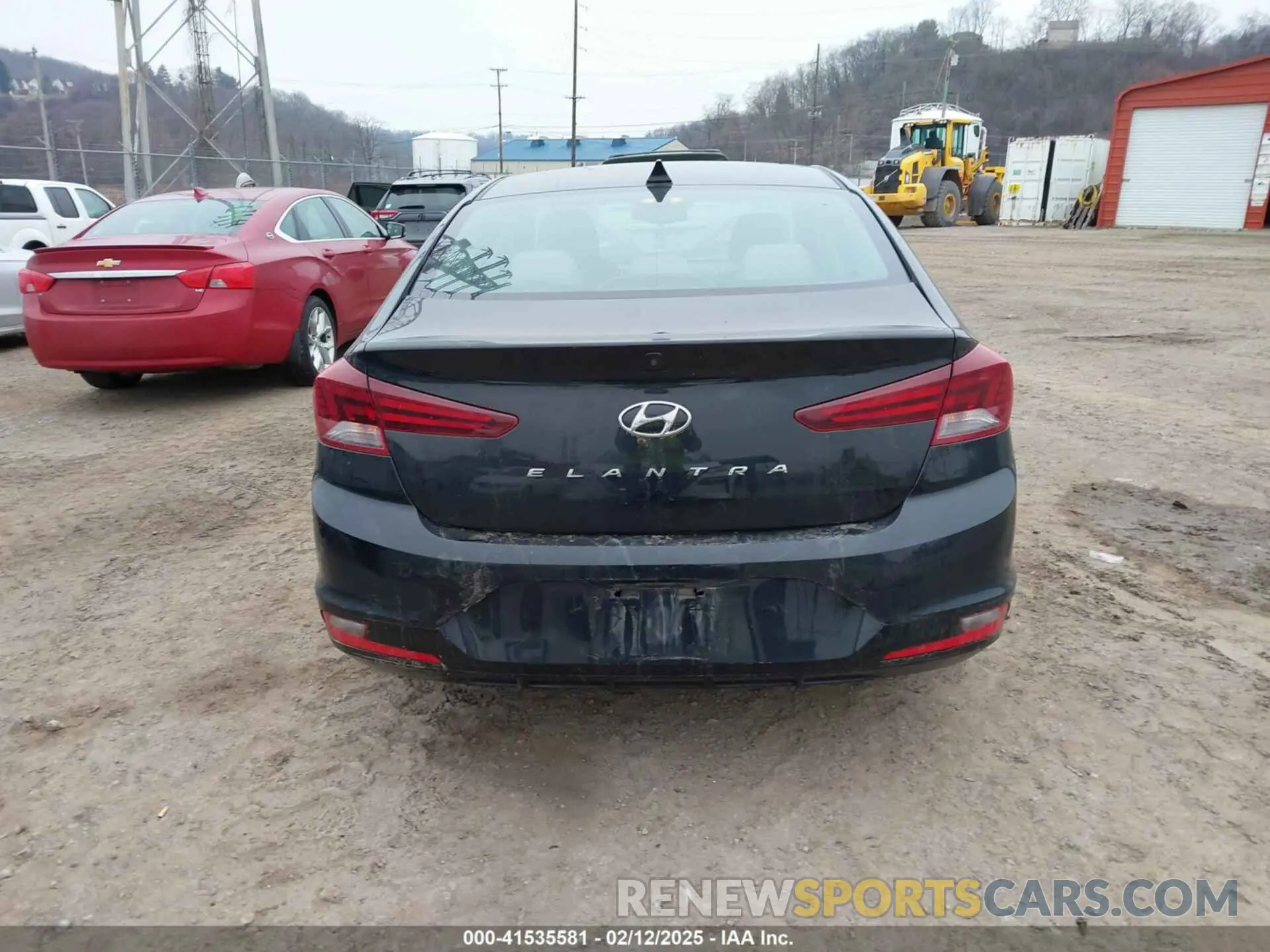 17 Photograph of a damaged car 5NPD84LF4LH617572 HYUNDAI ELANTRA 2020