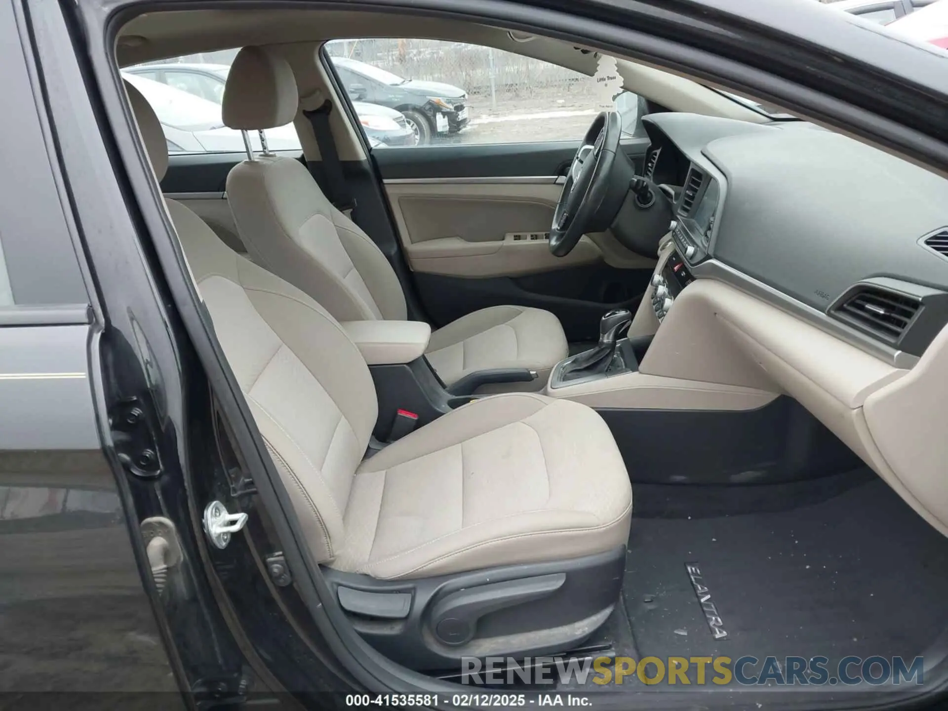 5 Photograph of a damaged car 5NPD84LF4LH617572 HYUNDAI ELANTRA 2020