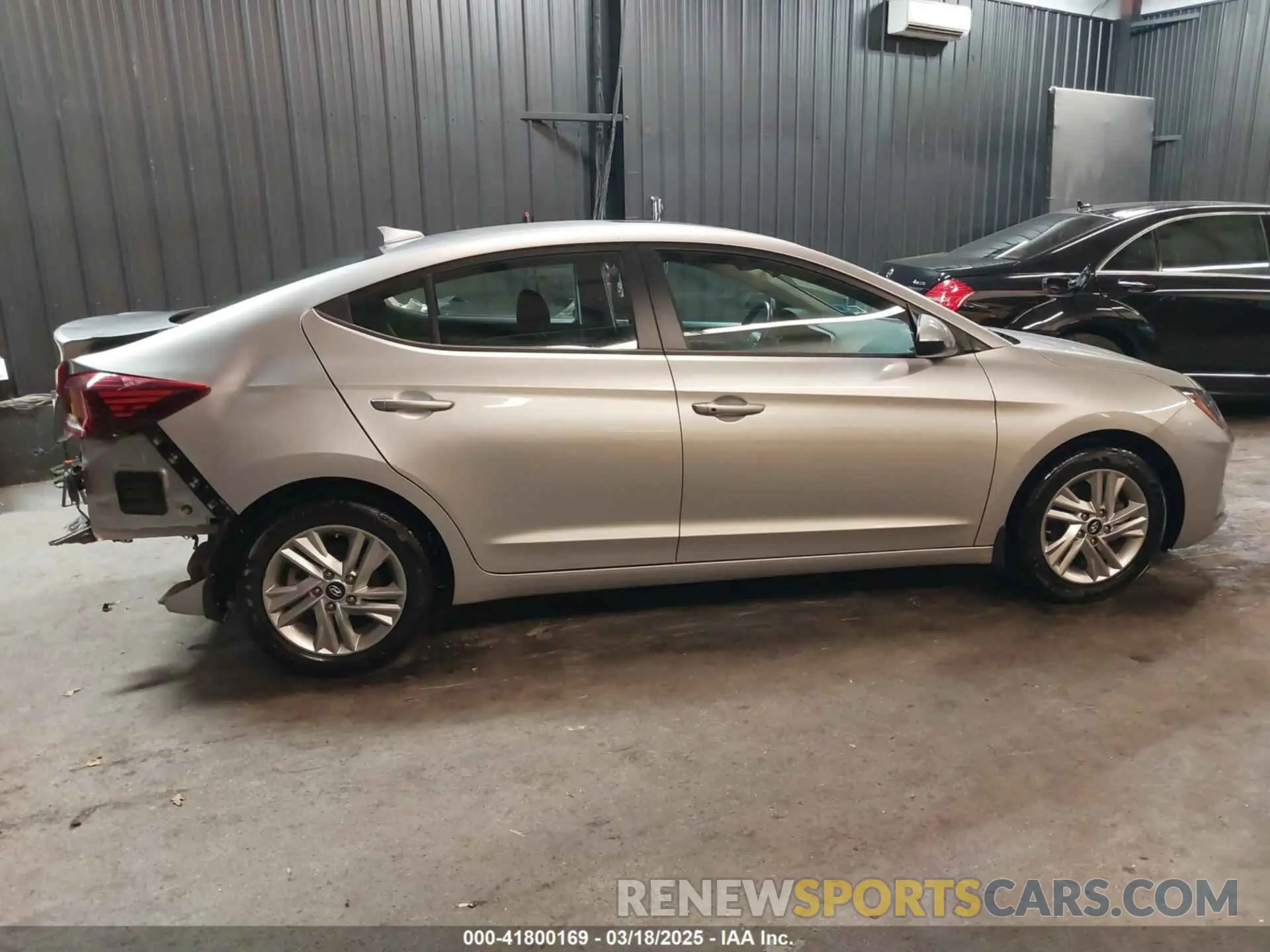 13 Photograph of a damaged car 5NPD84LF4LH622576 HYUNDAI ELANTRA 2020
