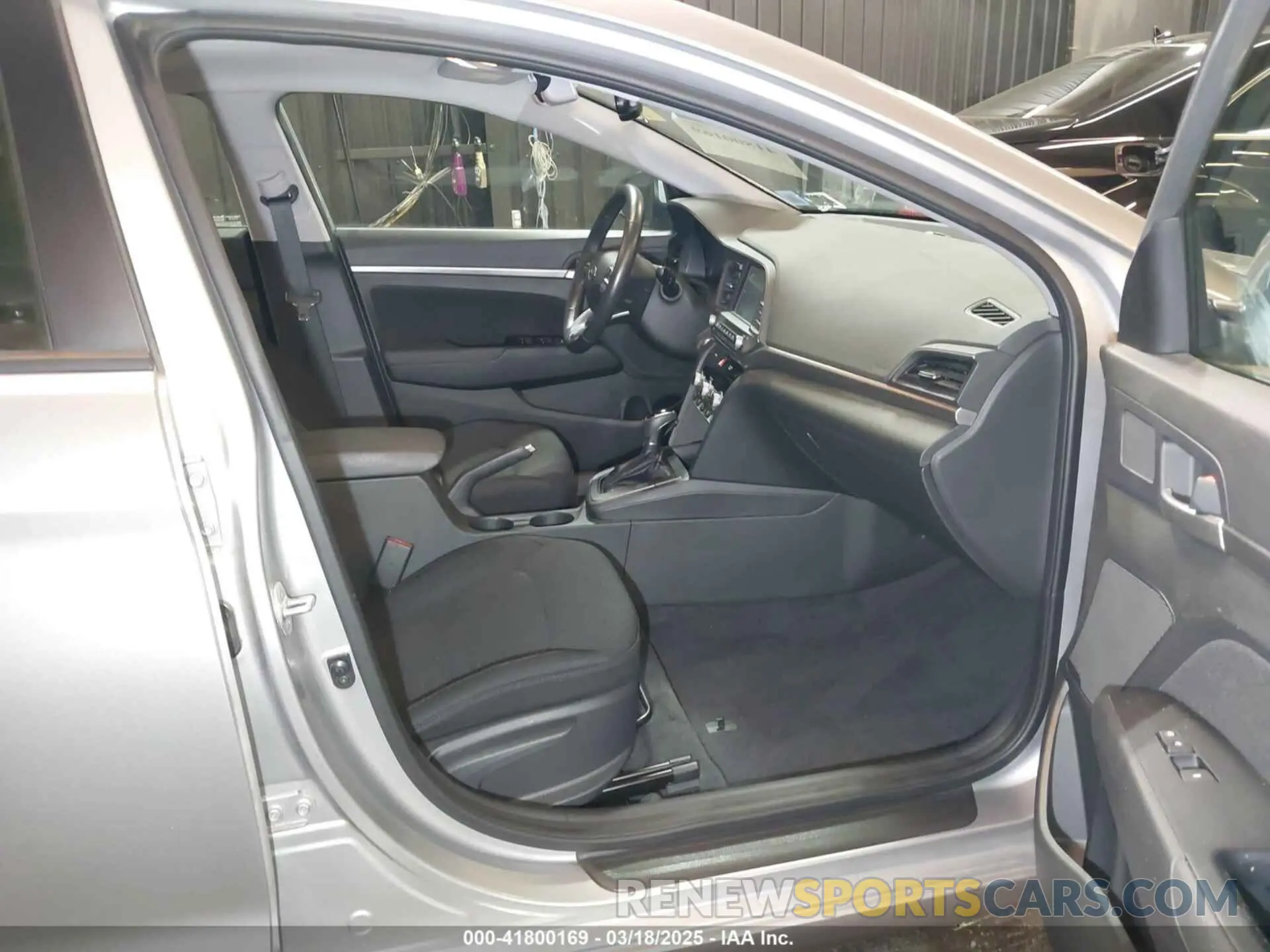 5 Photograph of a damaged car 5NPD84LF4LH622576 HYUNDAI ELANTRA 2020