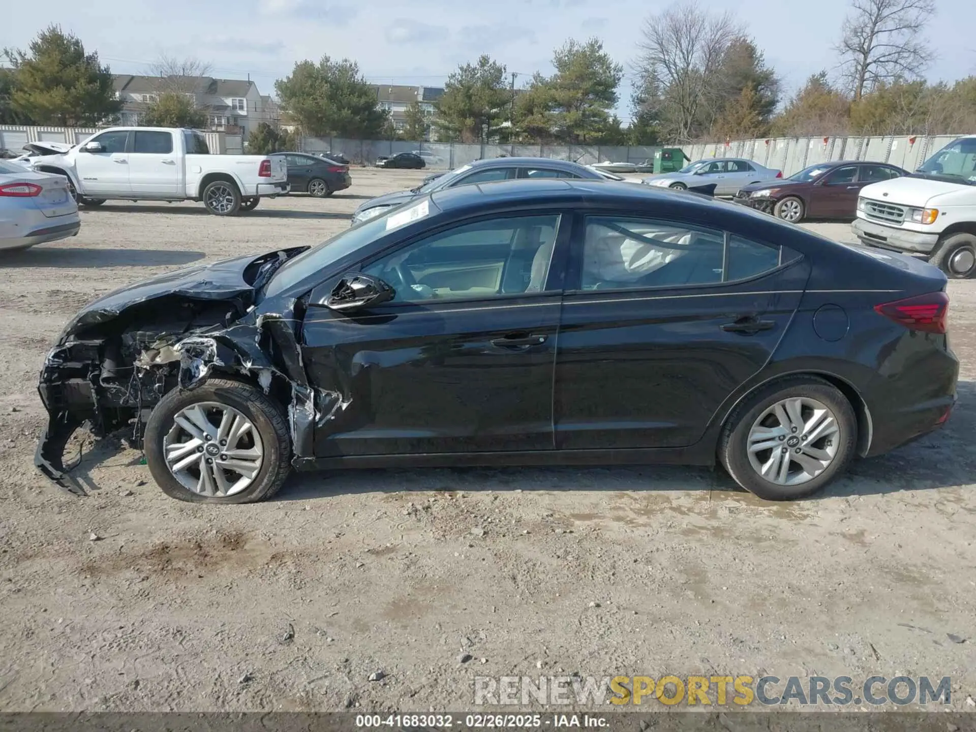 14 Photograph of a damaged car 5NPD84LF4LH626448 HYUNDAI ELANTRA 2020