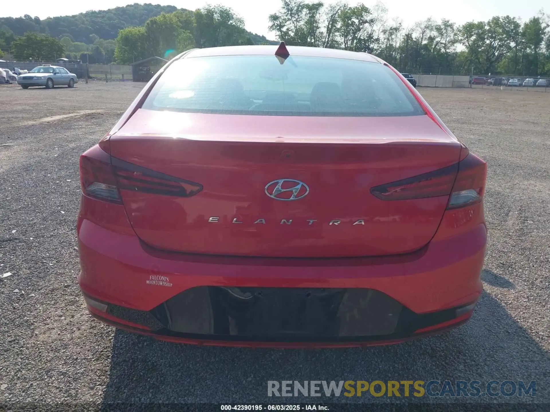 17 Photograph of a damaged car 5NPD84LF4LH632847 HYUNDAI ELANTRA 2020