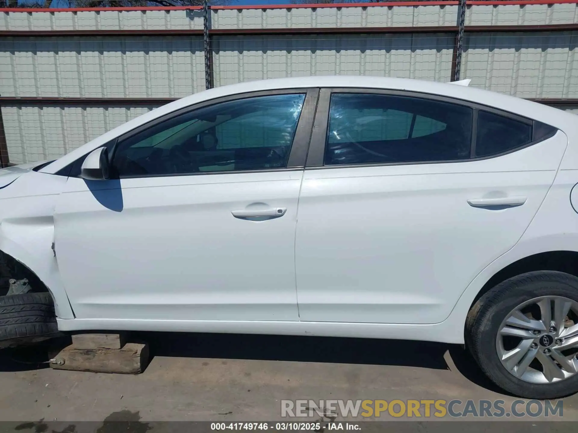 13 Photograph of a damaged car 5NPD84LF5LH505511 HYUNDAI ELANTRA 2020