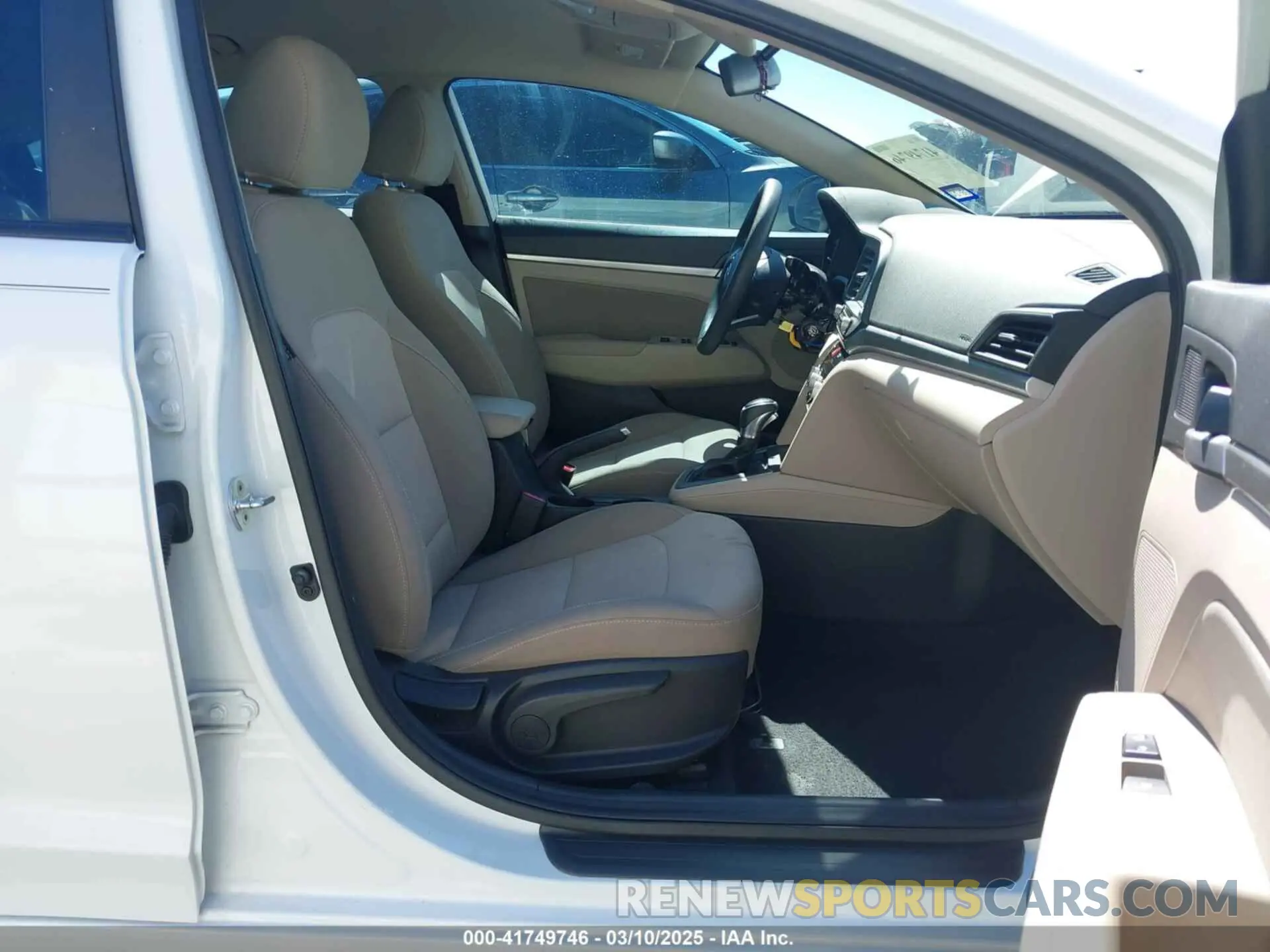 5 Photograph of a damaged car 5NPD84LF5LH505511 HYUNDAI ELANTRA 2020