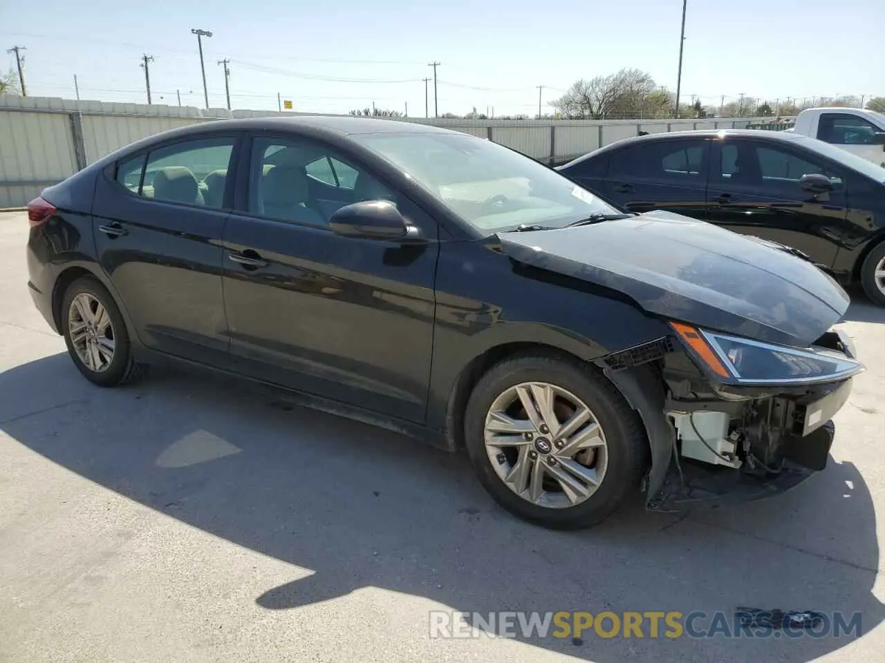 4 Photograph of a damaged car 5NPD84LF5LH505816 HYUNDAI ELANTRA 2020