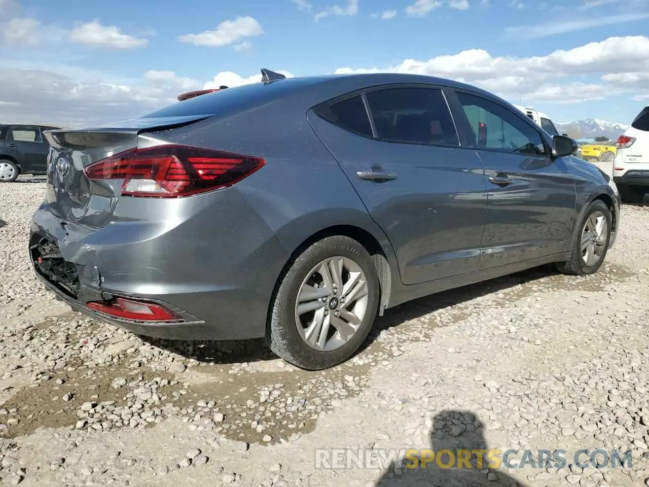 3 Photograph of a damaged car 5NPD84LF5LH511535 HYUNDAI ELANTRA 2020