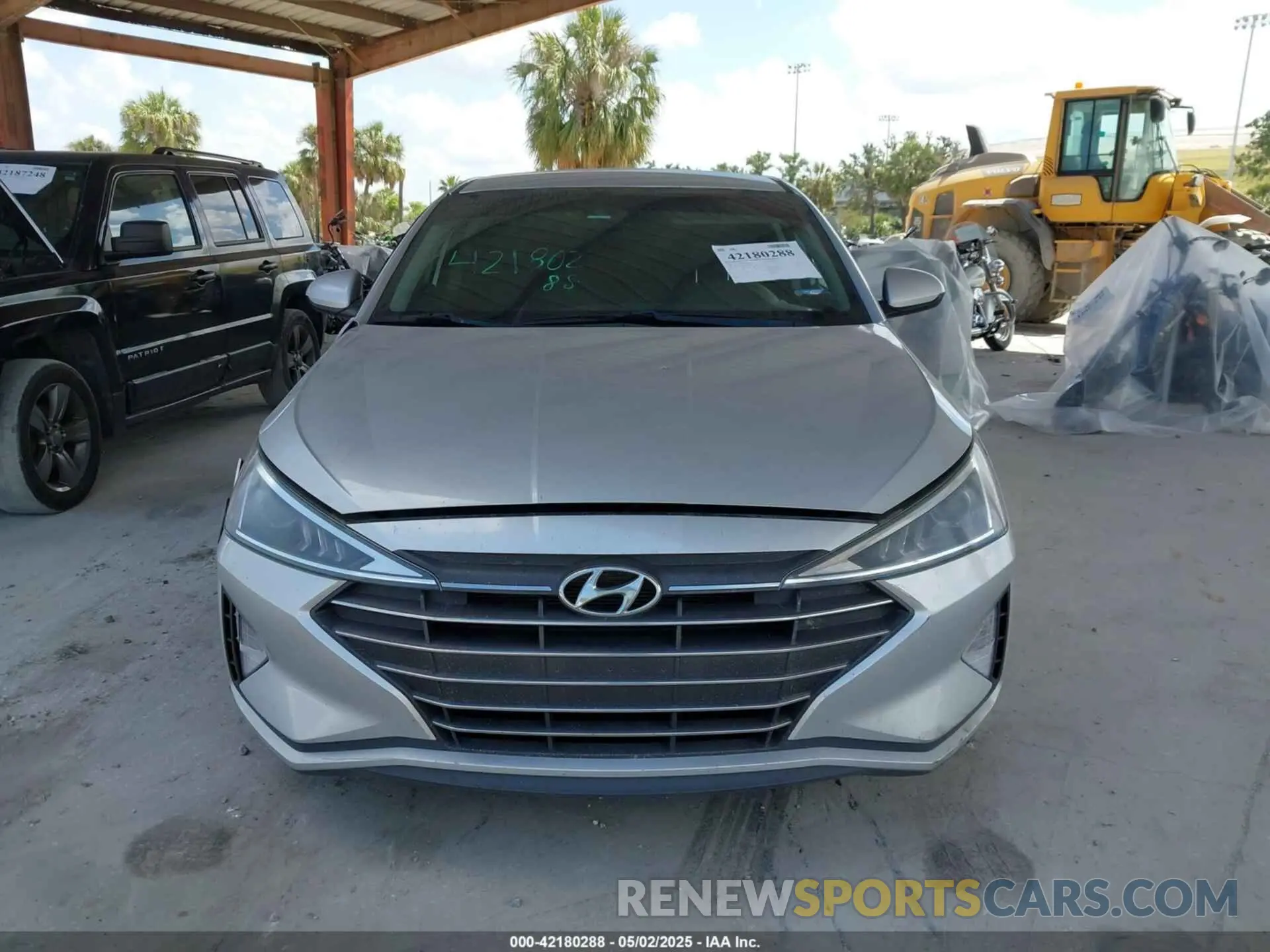 12 Photograph of a damaged car 5NPD84LF5LH512958 HYUNDAI ELANTRA 2020