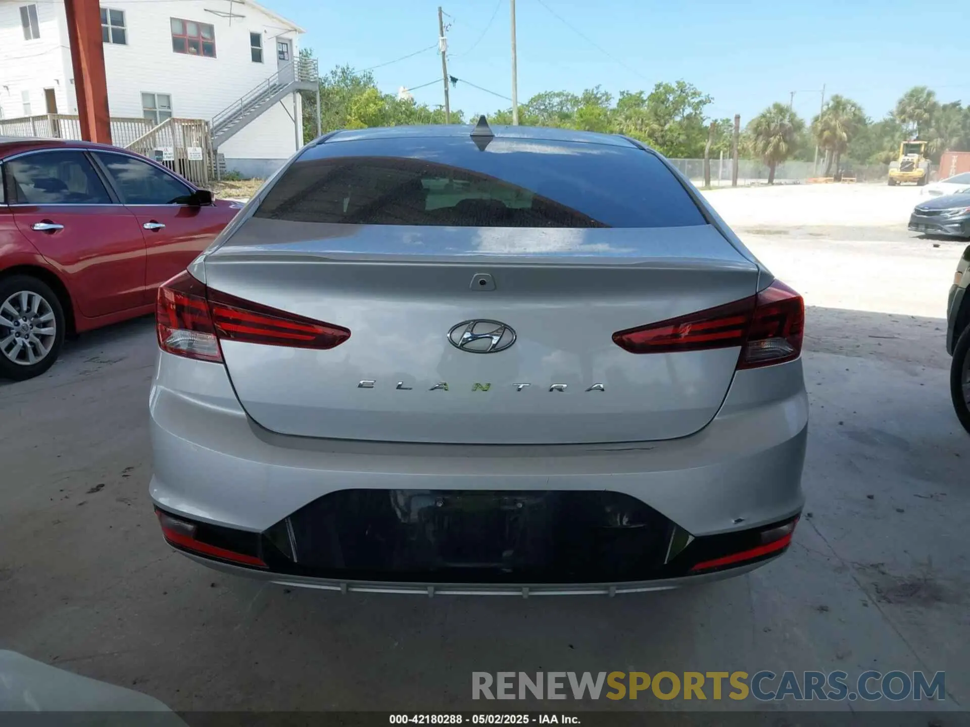 16 Photograph of a damaged car 5NPD84LF5LH512958 HYUNDAI ELANTRA 2020