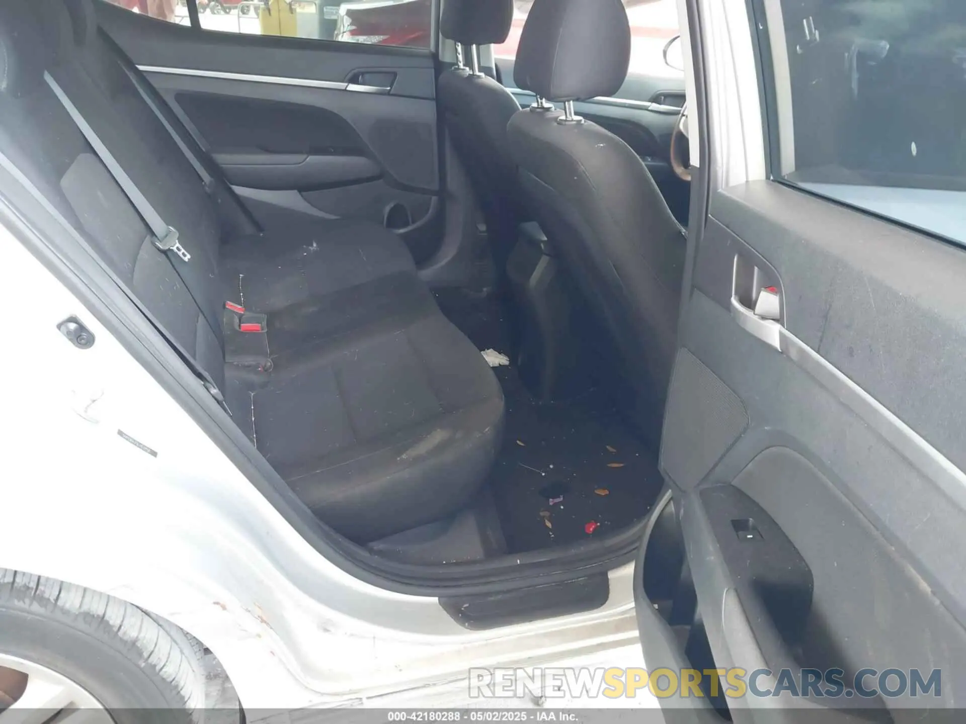 8 Photograph of a damaged car 5NPD84LF5LH512958 HYUNDAI ELANTRA 2020